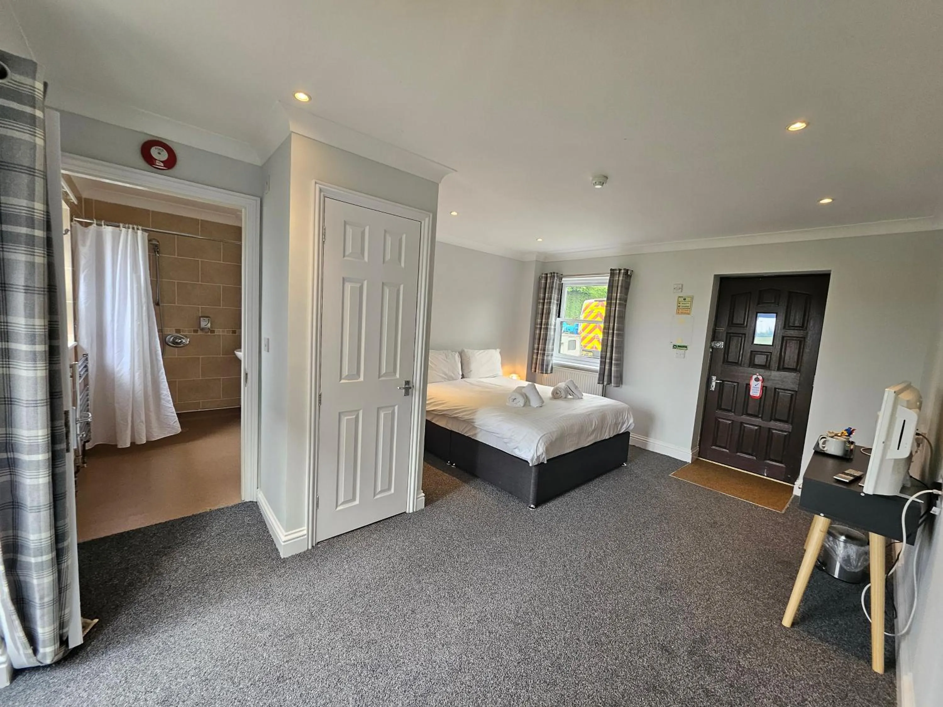 Bedroom, Bed in Marsh Farm Hotel