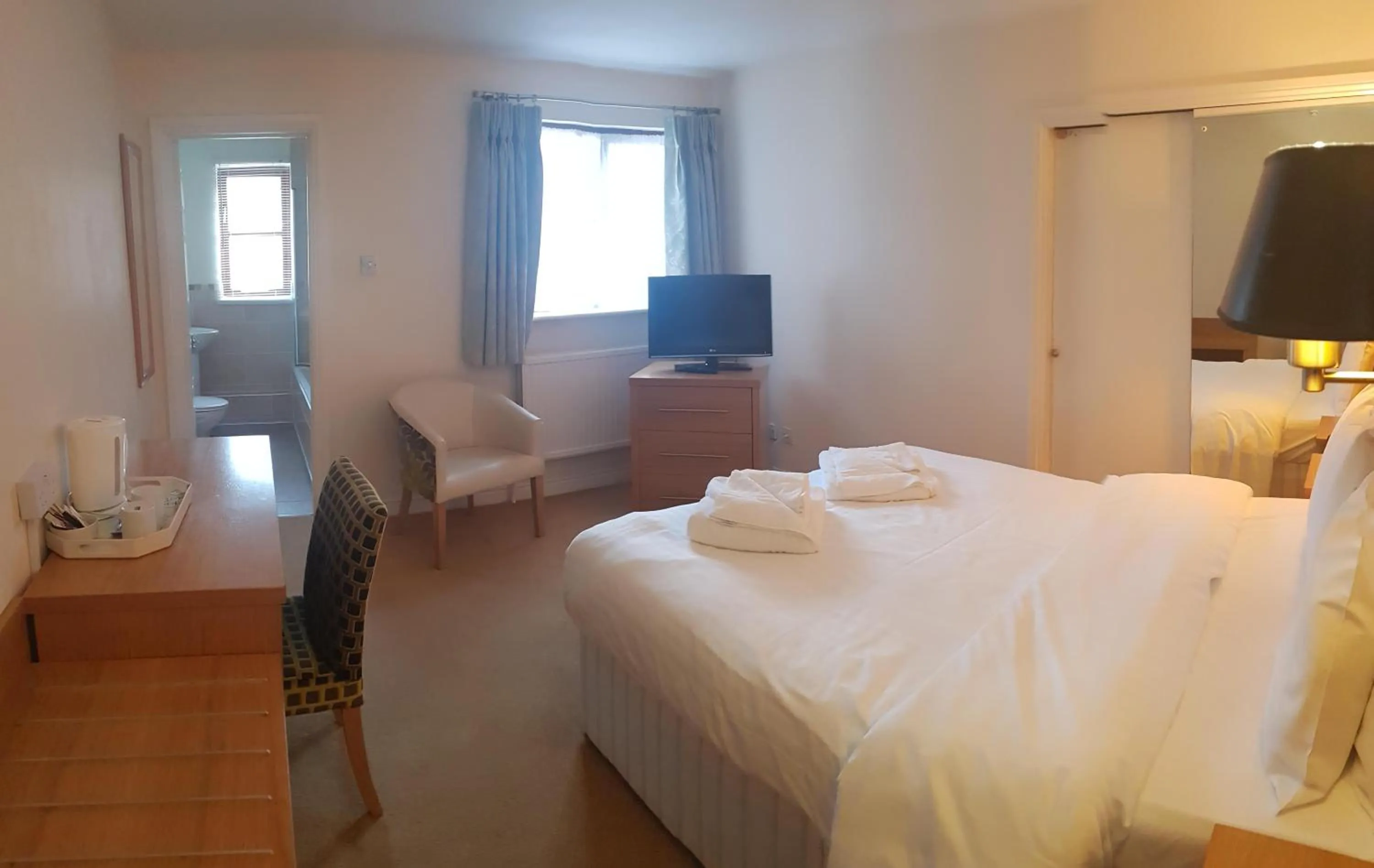 Bed in Marsh Farm Hotel