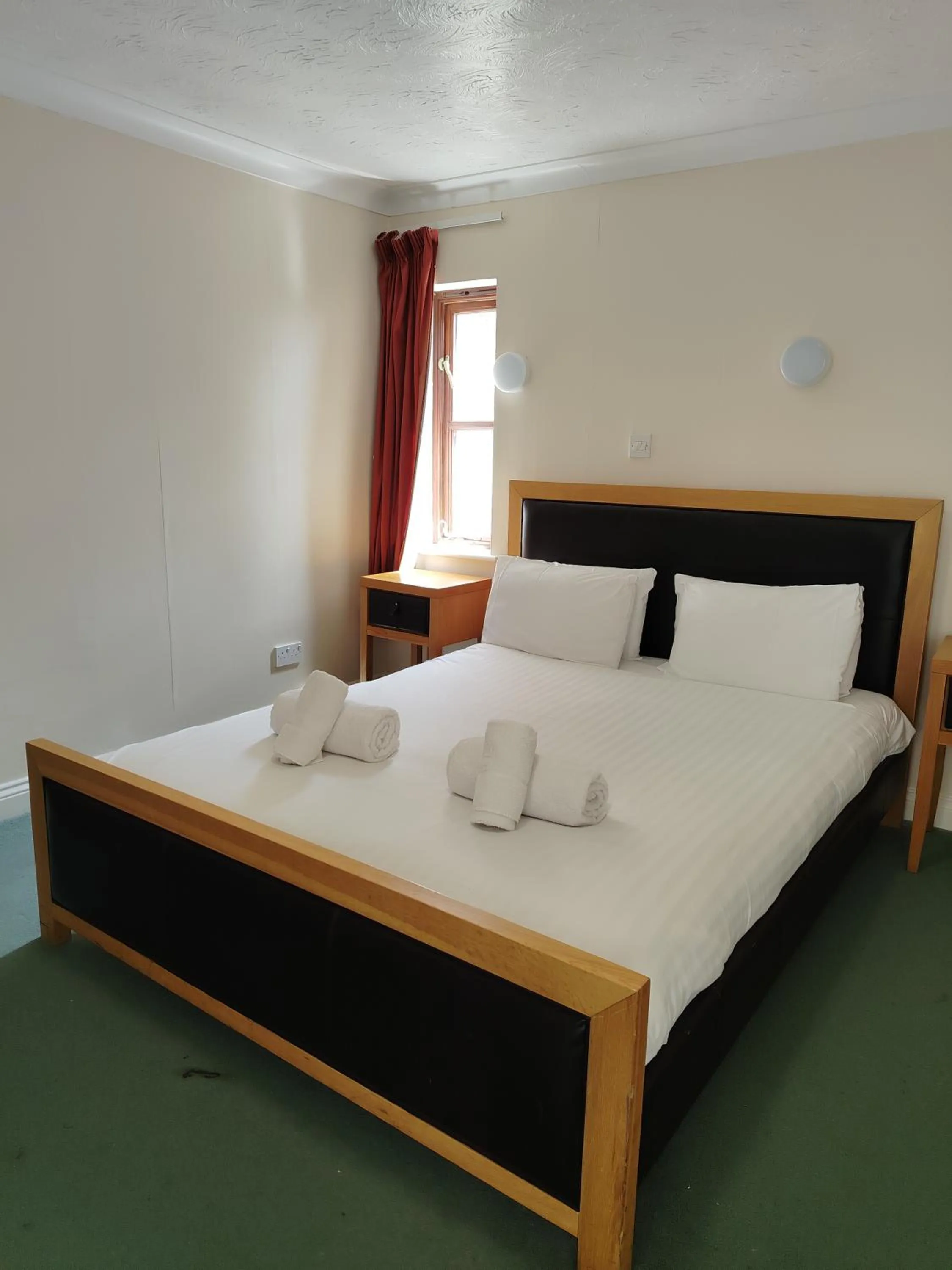 Bedroom, Bed in Marsh Farm Hotel