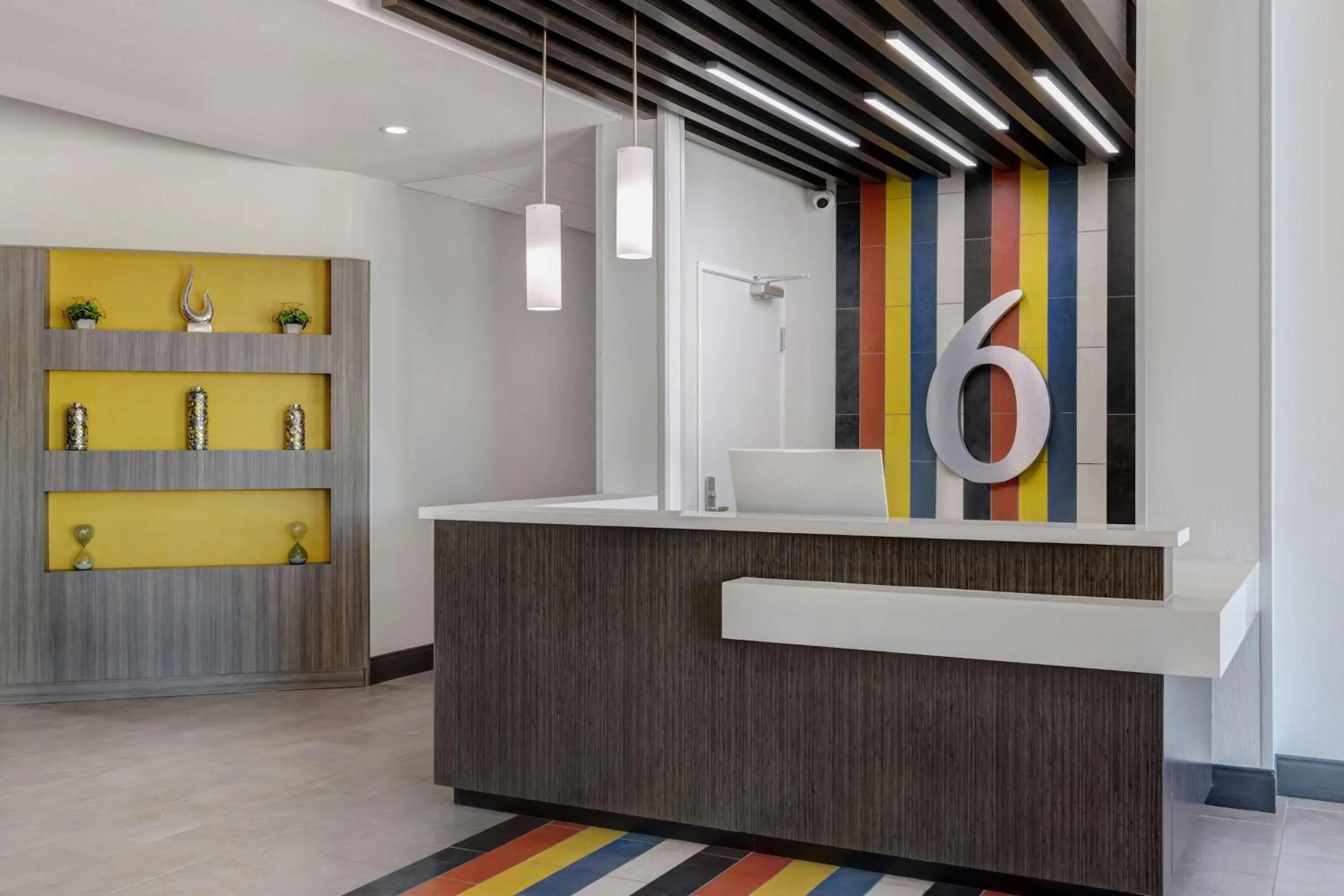 Lobby or reception in Motel 6 Dallas, TX Methodist Charlton Medical Ctr