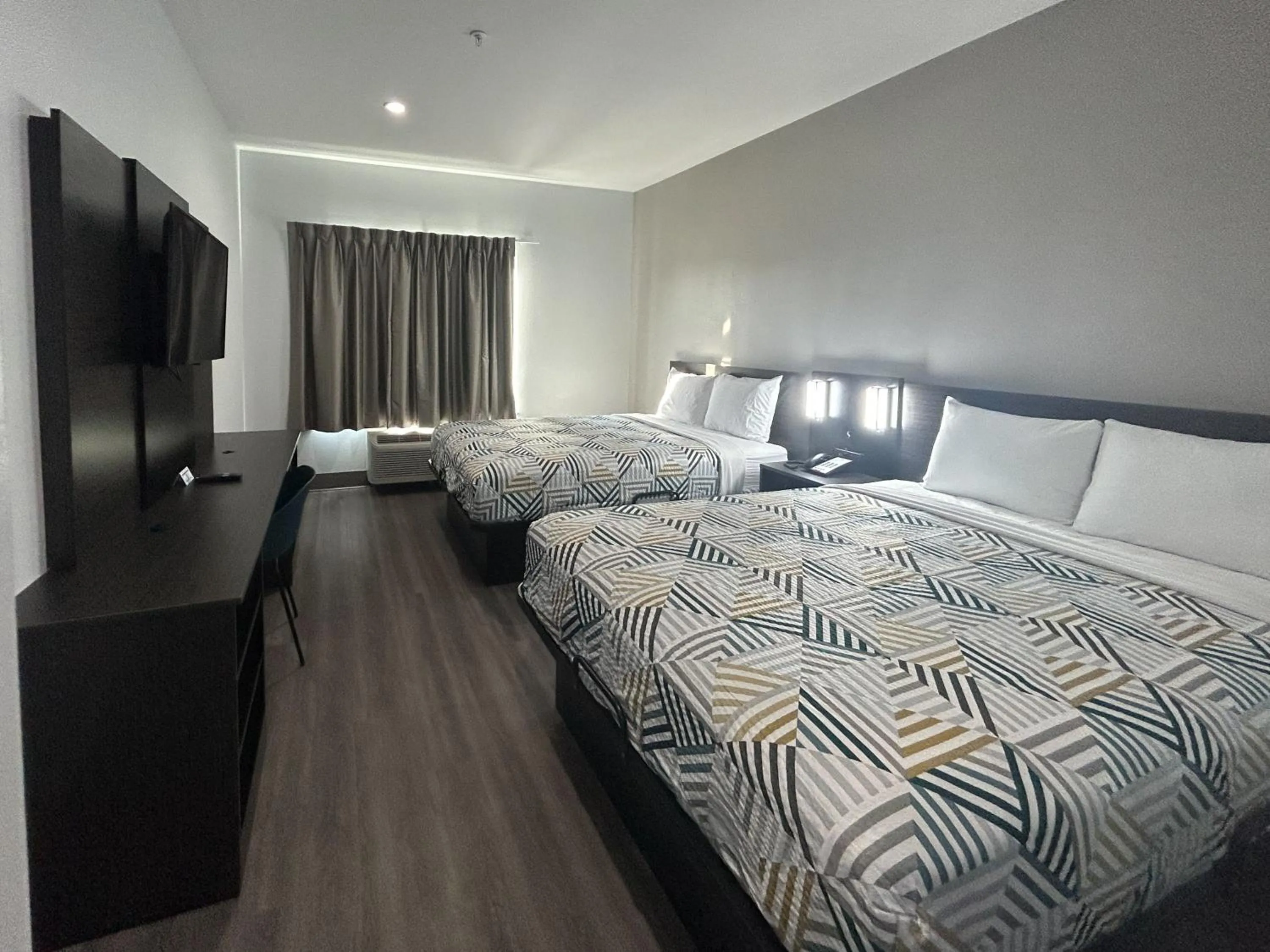 Bedroom, Bed in Motel 6 Dallas, TX Methodist Charlton Medical Ctr