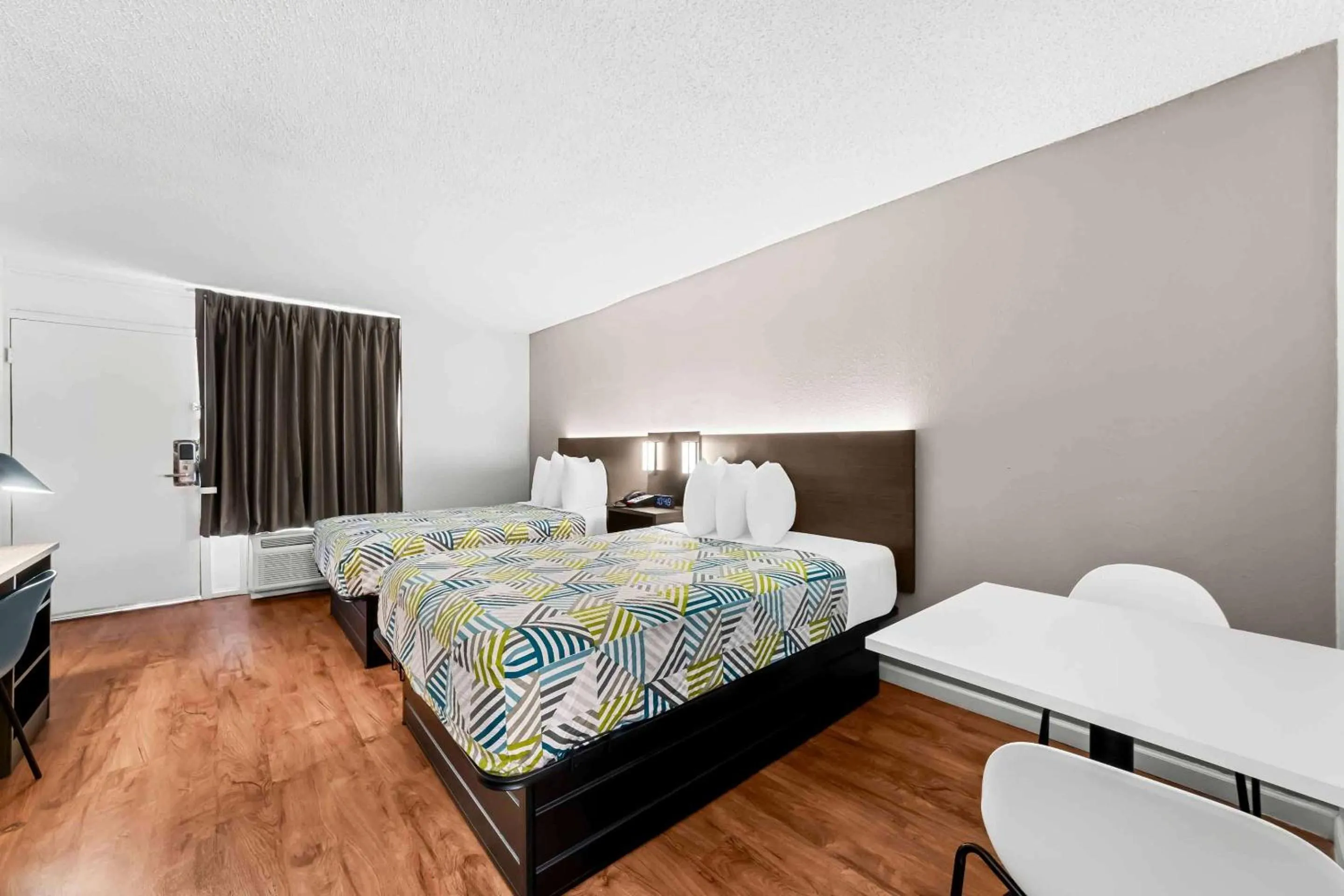 Photo of the whole room, Bed in Studio 6 Port Lavaca, TX