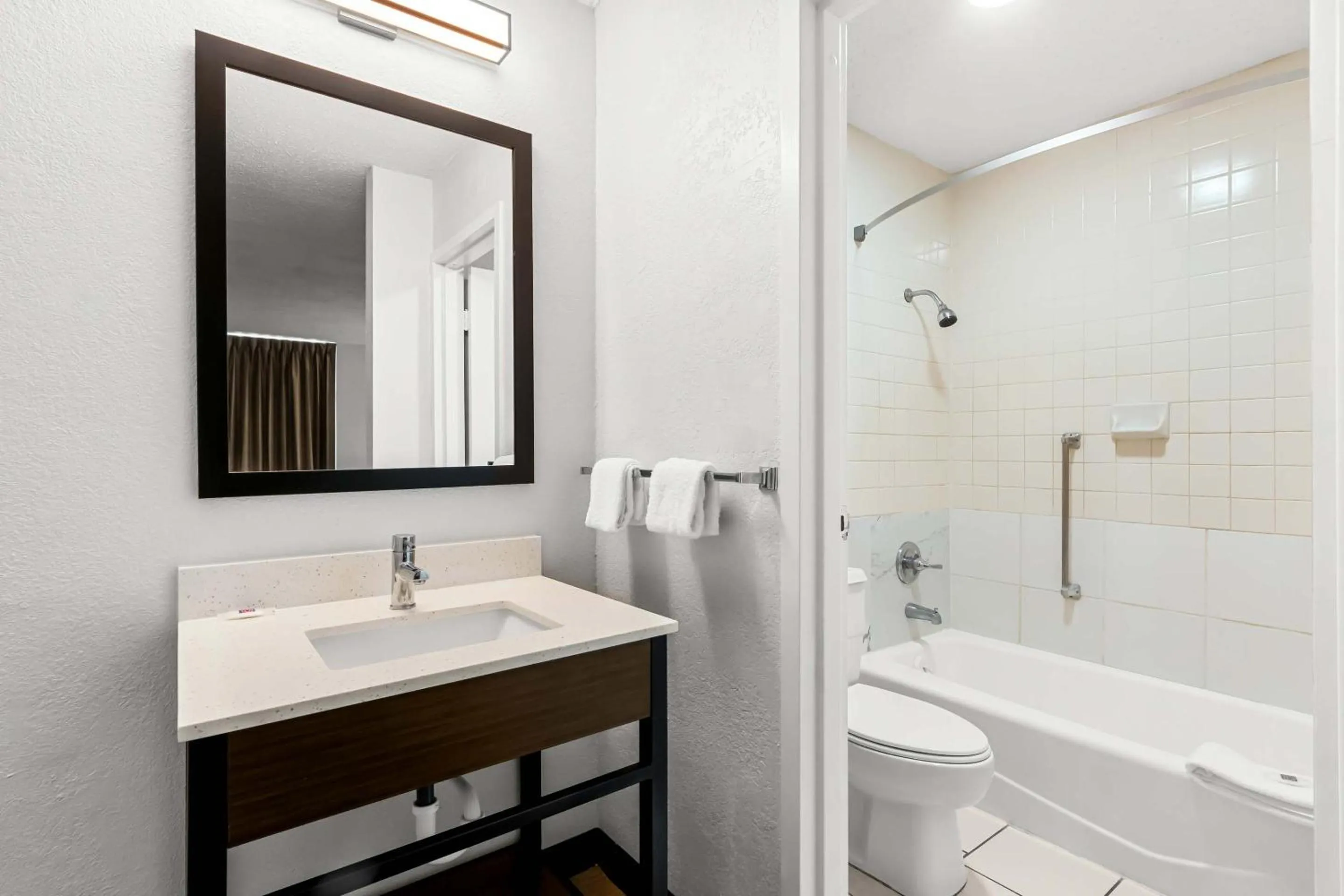 Bathroom in Studio 6 Port Lavaca, TX