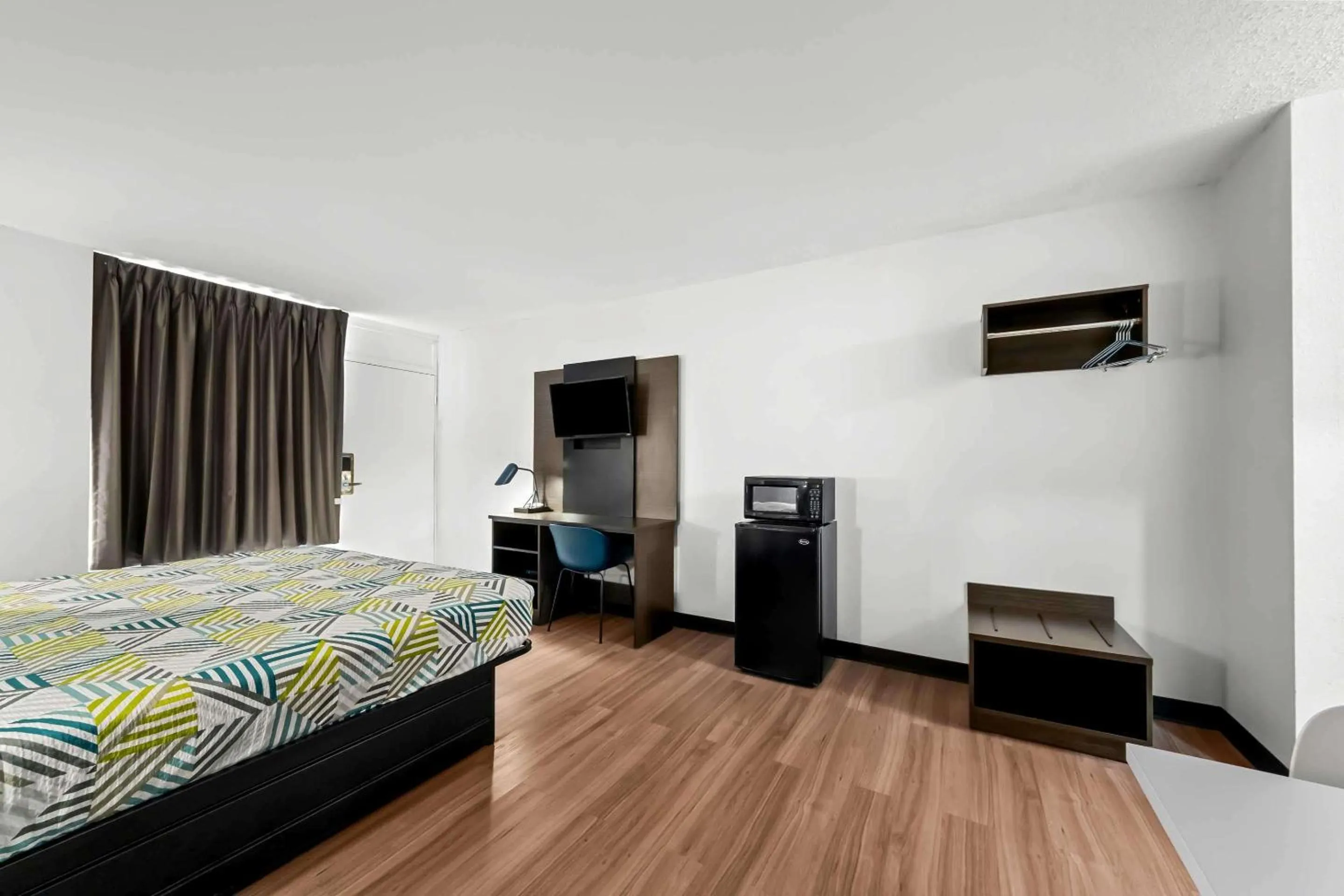 Photo of the whole room, Bed in Studio 6 Port Lavaca, TX