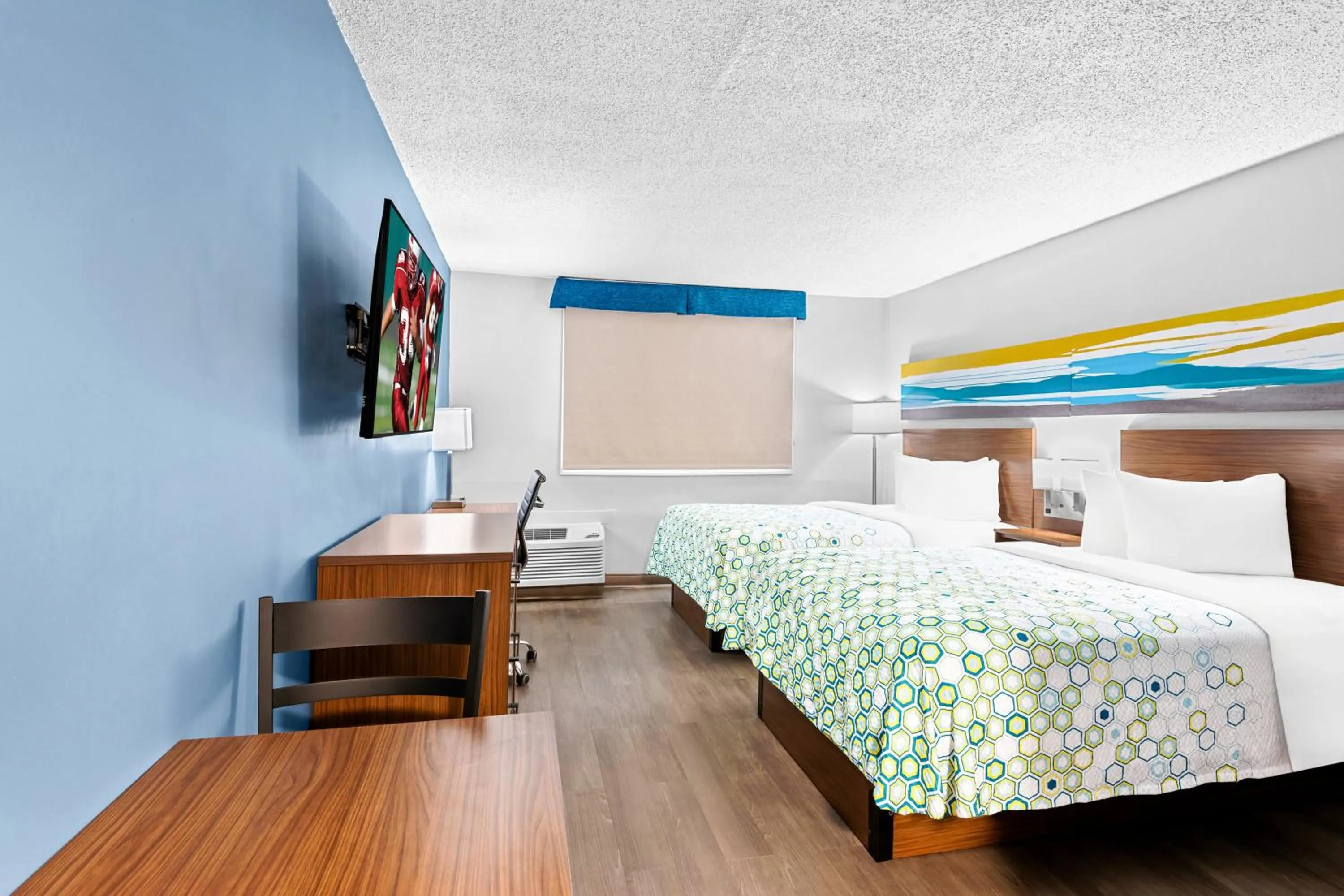 Photo of the whole room, Bed in HomeTowne Studios by Red Roof & Conference Center Cortland