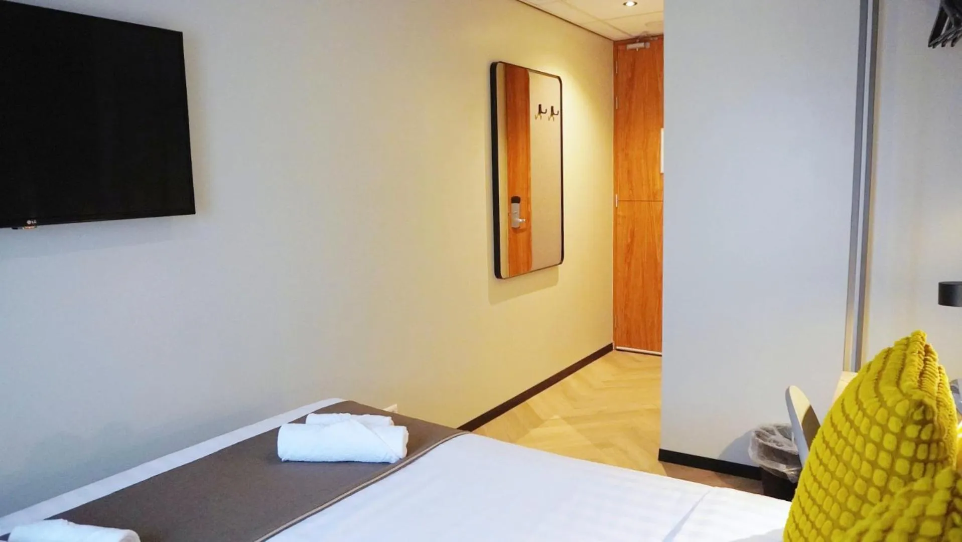 TV and multimedia, Bed in Hotel Fogo Amsterdam