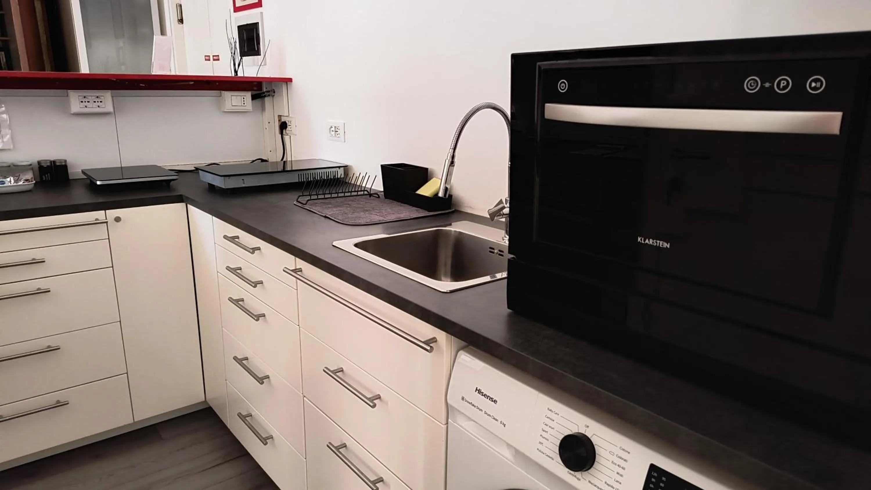 dishwasher in Briciole di Gusto