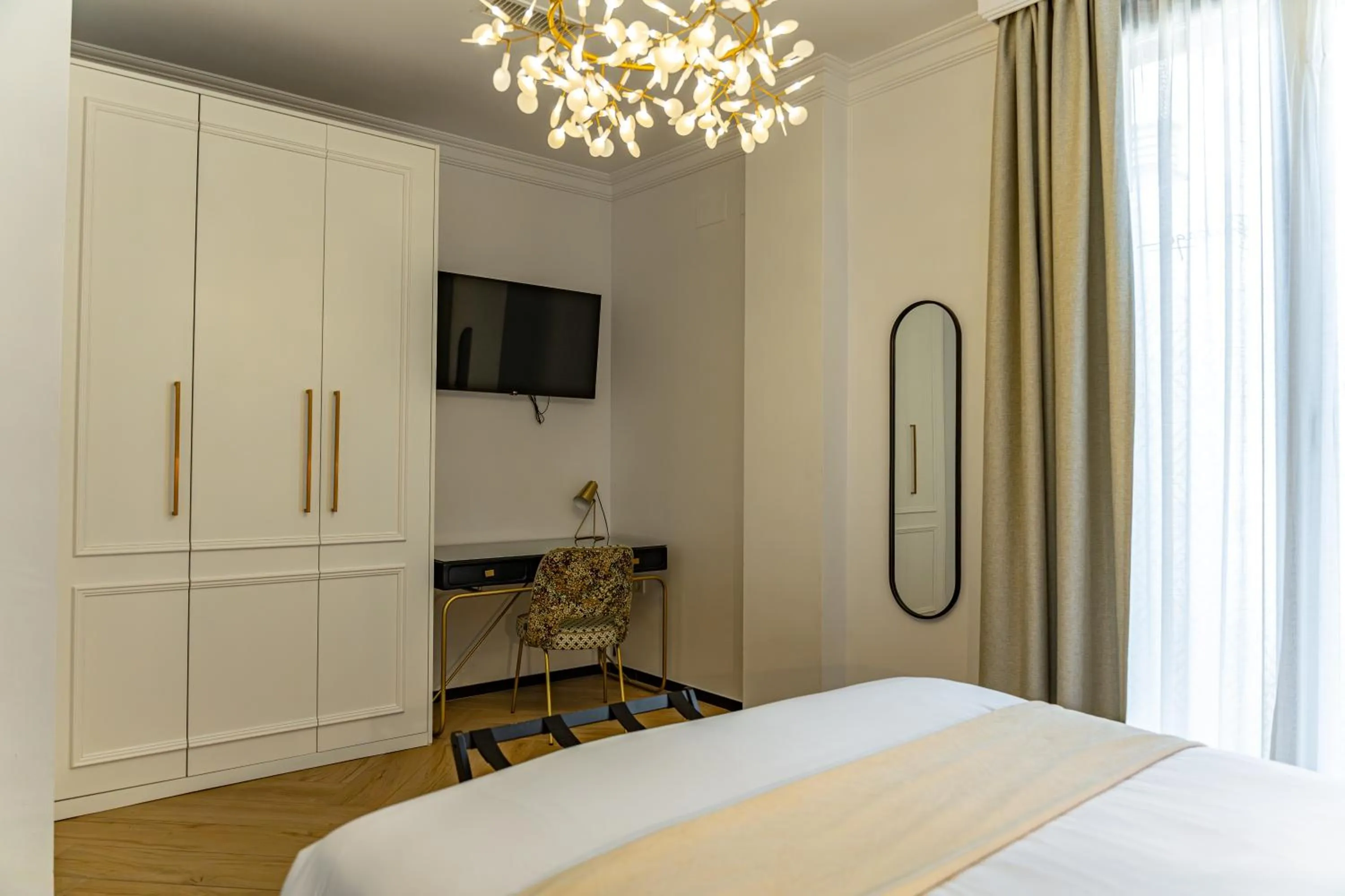 TV and multimedia, Bed in Bubaqia House - Suites Boutique