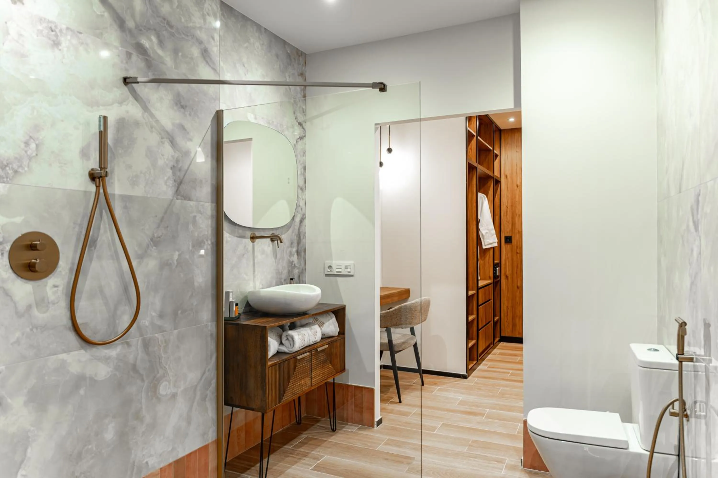 Shower in Bubaqia House - Suites Boutique