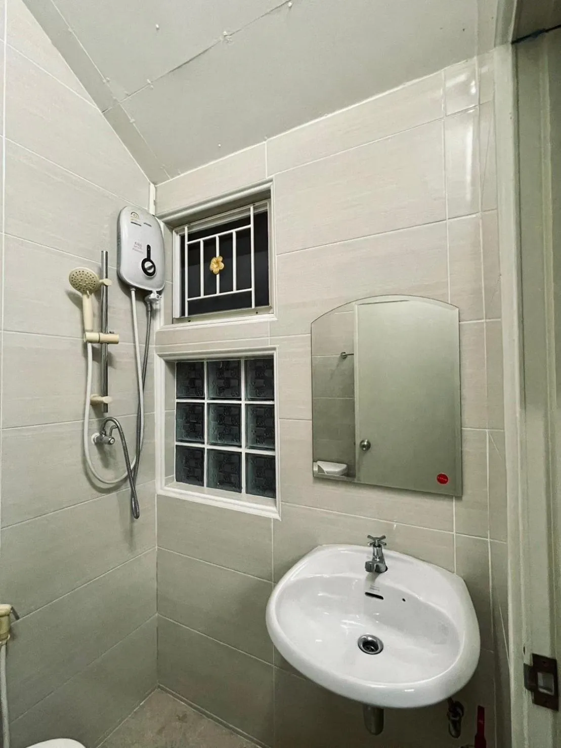 Toilet in An An House