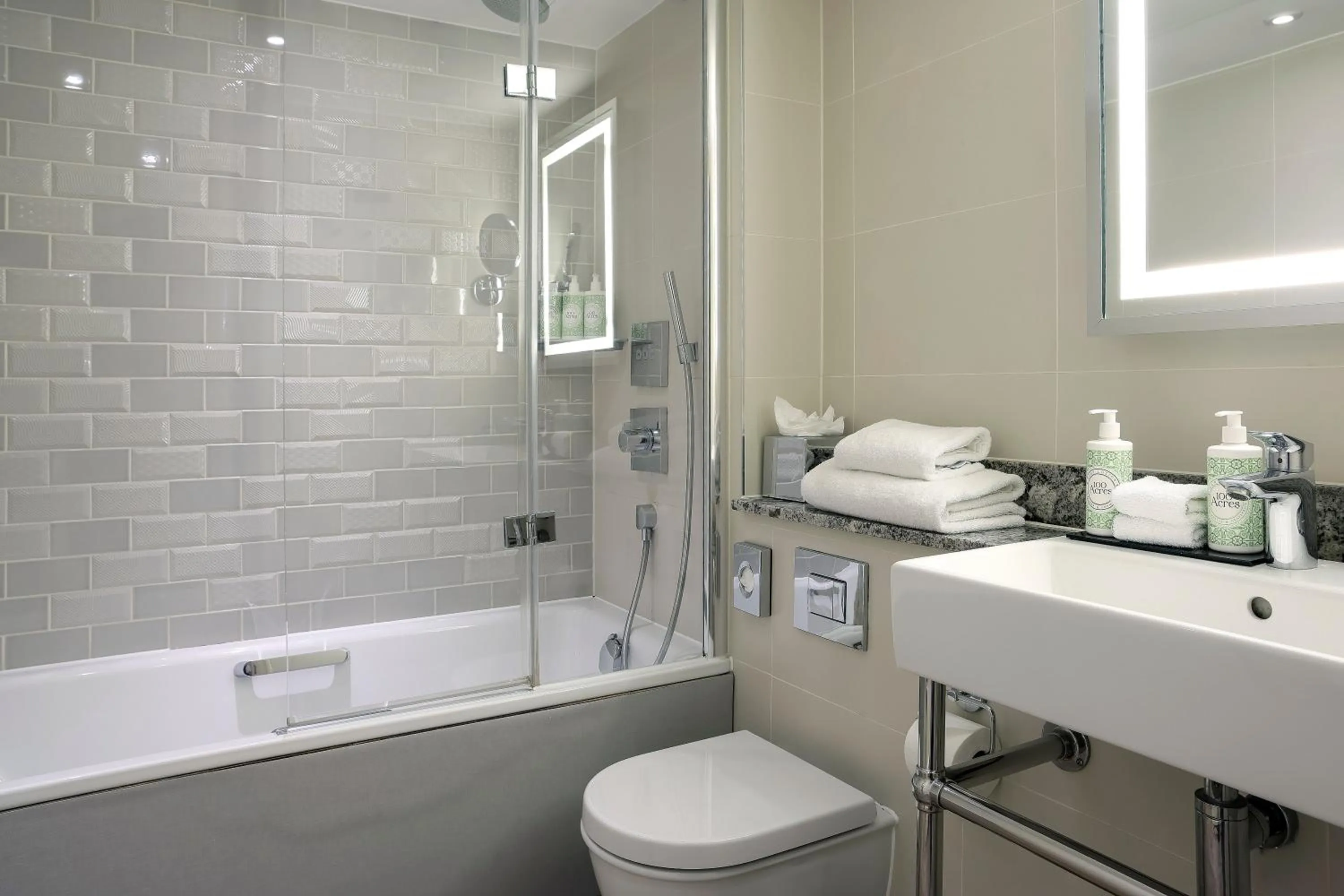 Shower in Castle Hotel Windsor