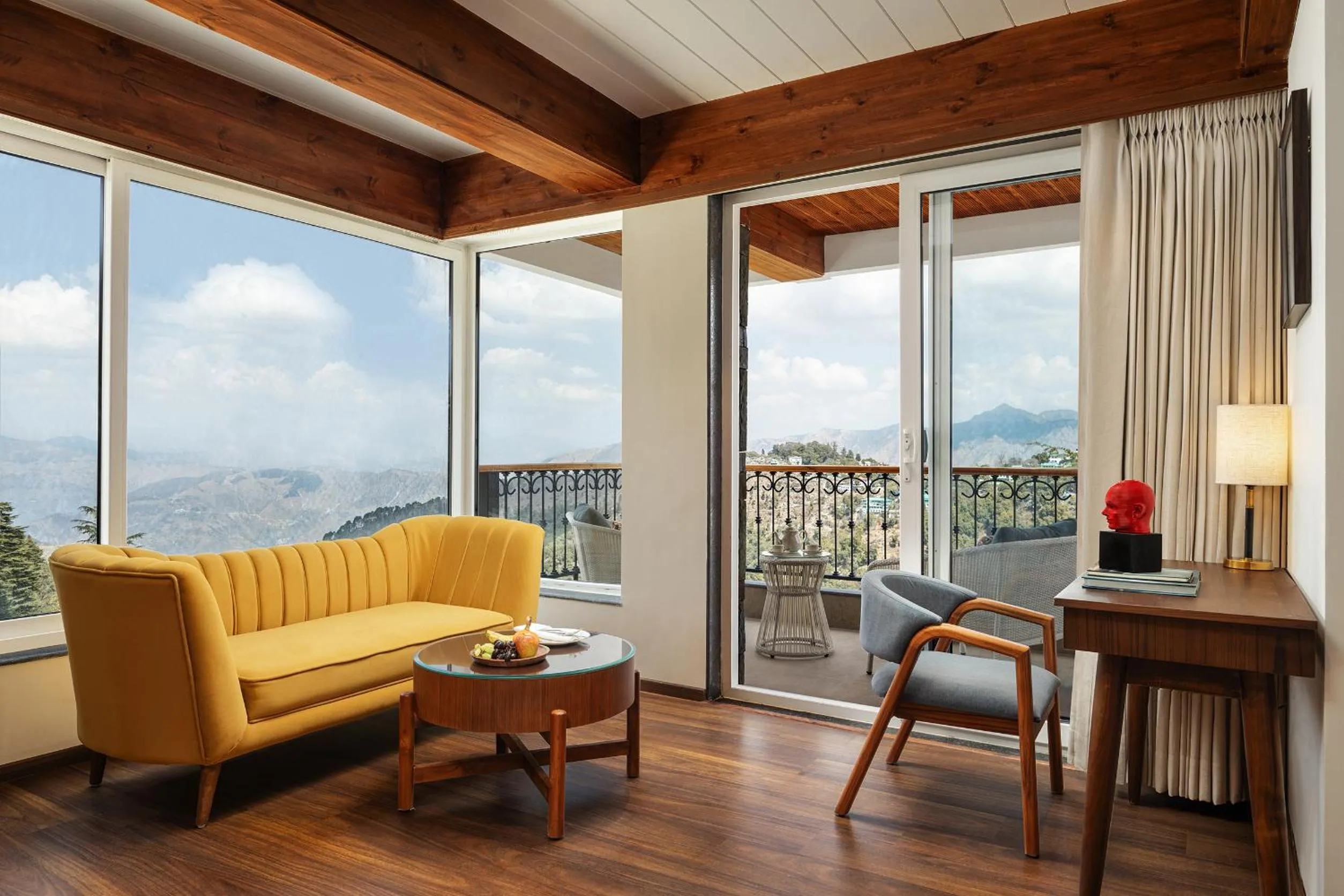 Living room in juSTa Hollow Oak, Mussoorie