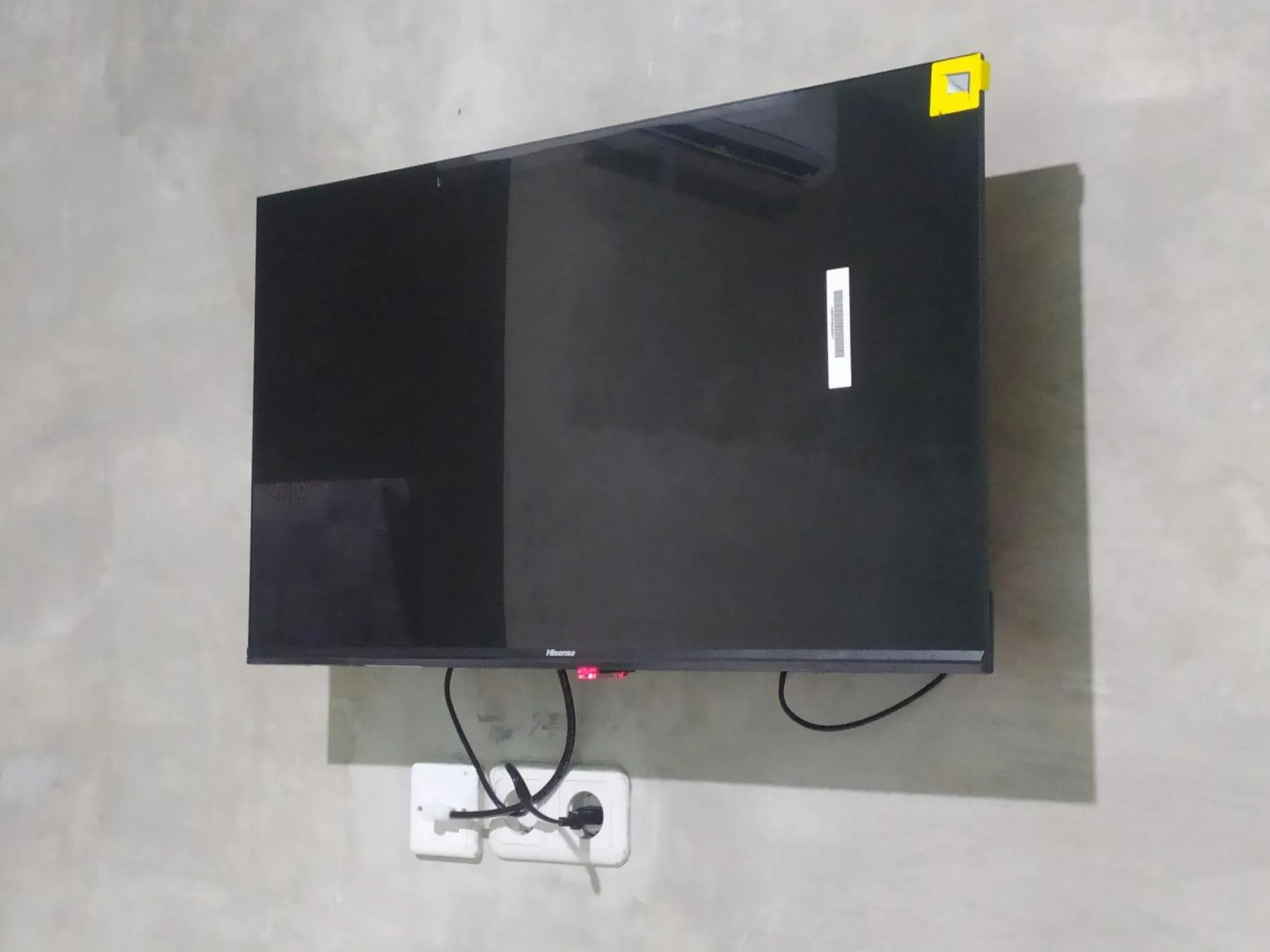 TV and multimedia in RedDoorz Syariah near Exit Tol Bojong Pekalongan