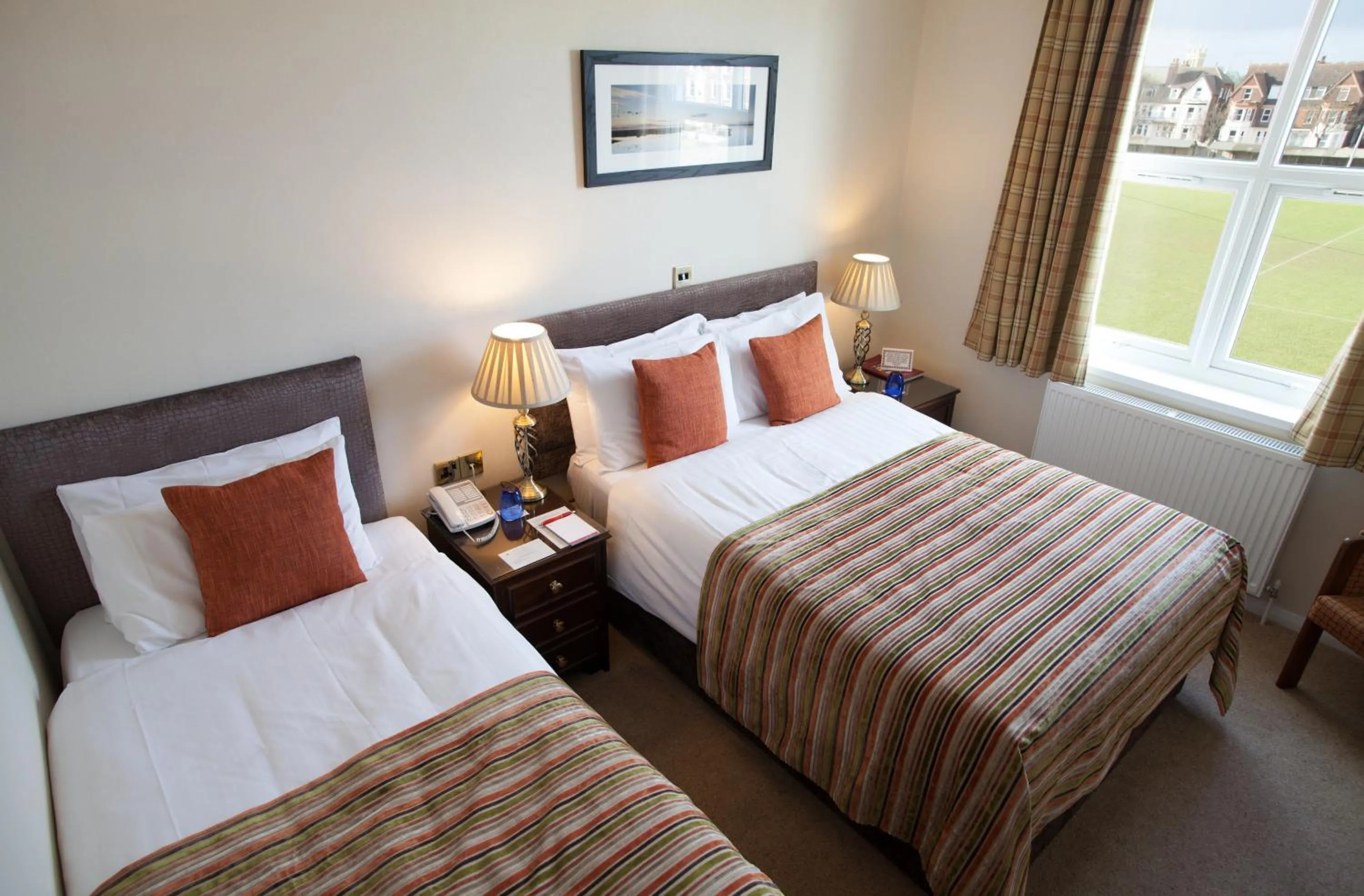 Shower, Bed in Imperial Hotel