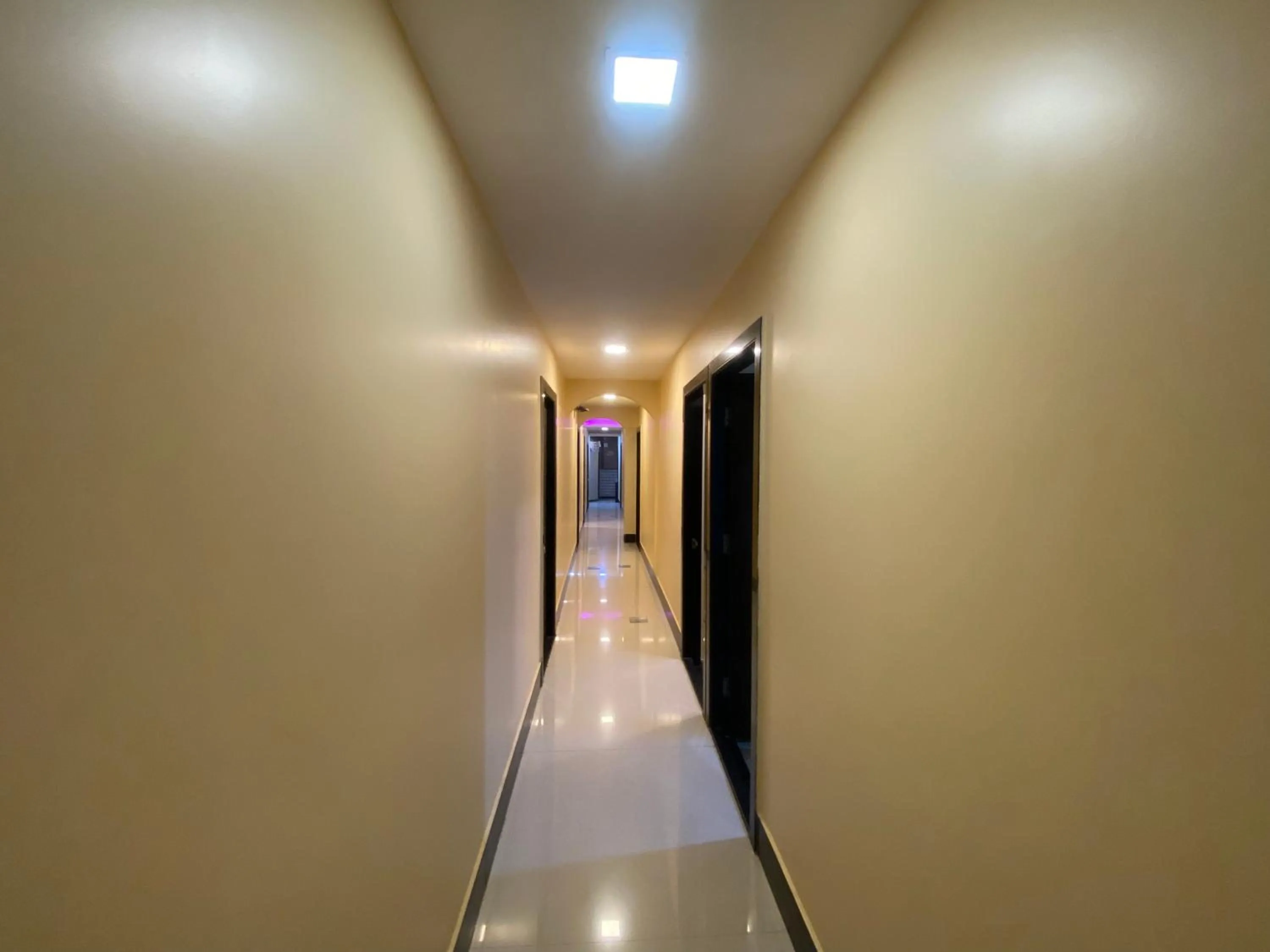 Lobby or reception in Hotel Royal Grand - Near Mumbai International Airport