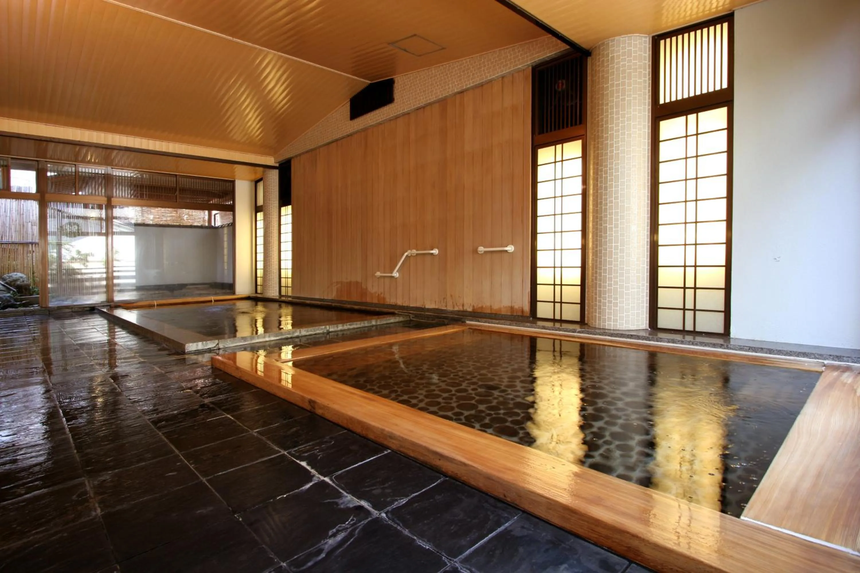 Hot Spring Bath in Koshi no yado Takashimaya