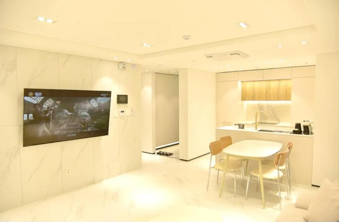 HOTEL THE DESIGNERS LYJ SUITE YEOKSAM