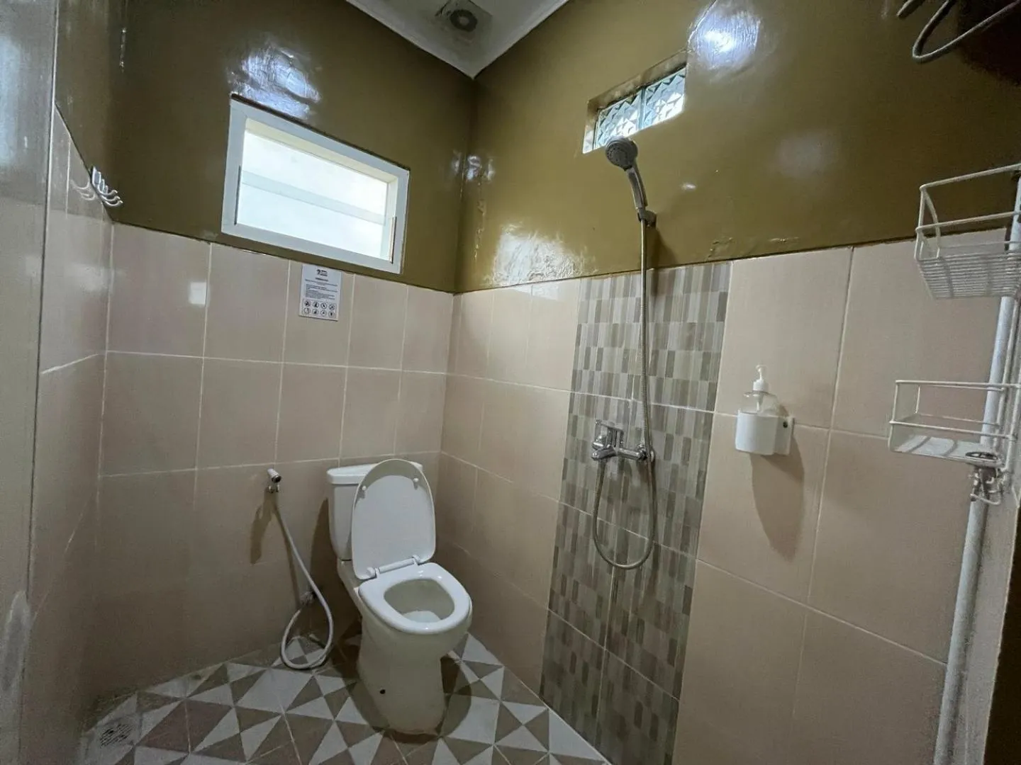 Bathroom in Omah Belimbing near ABM Malang Mitra RedDoorz