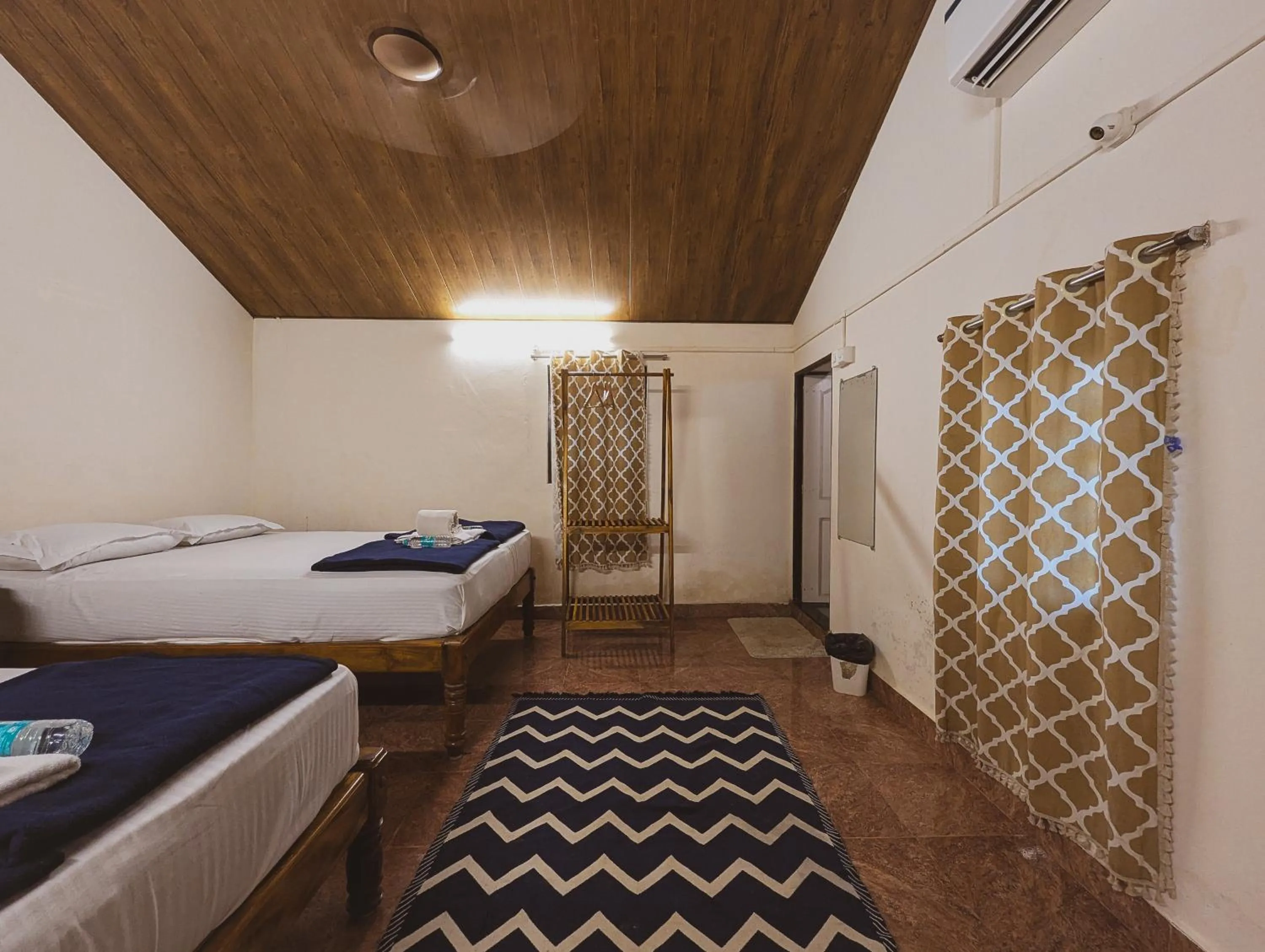 Bedroom, Bed in Sunset Cafe Beach Stay