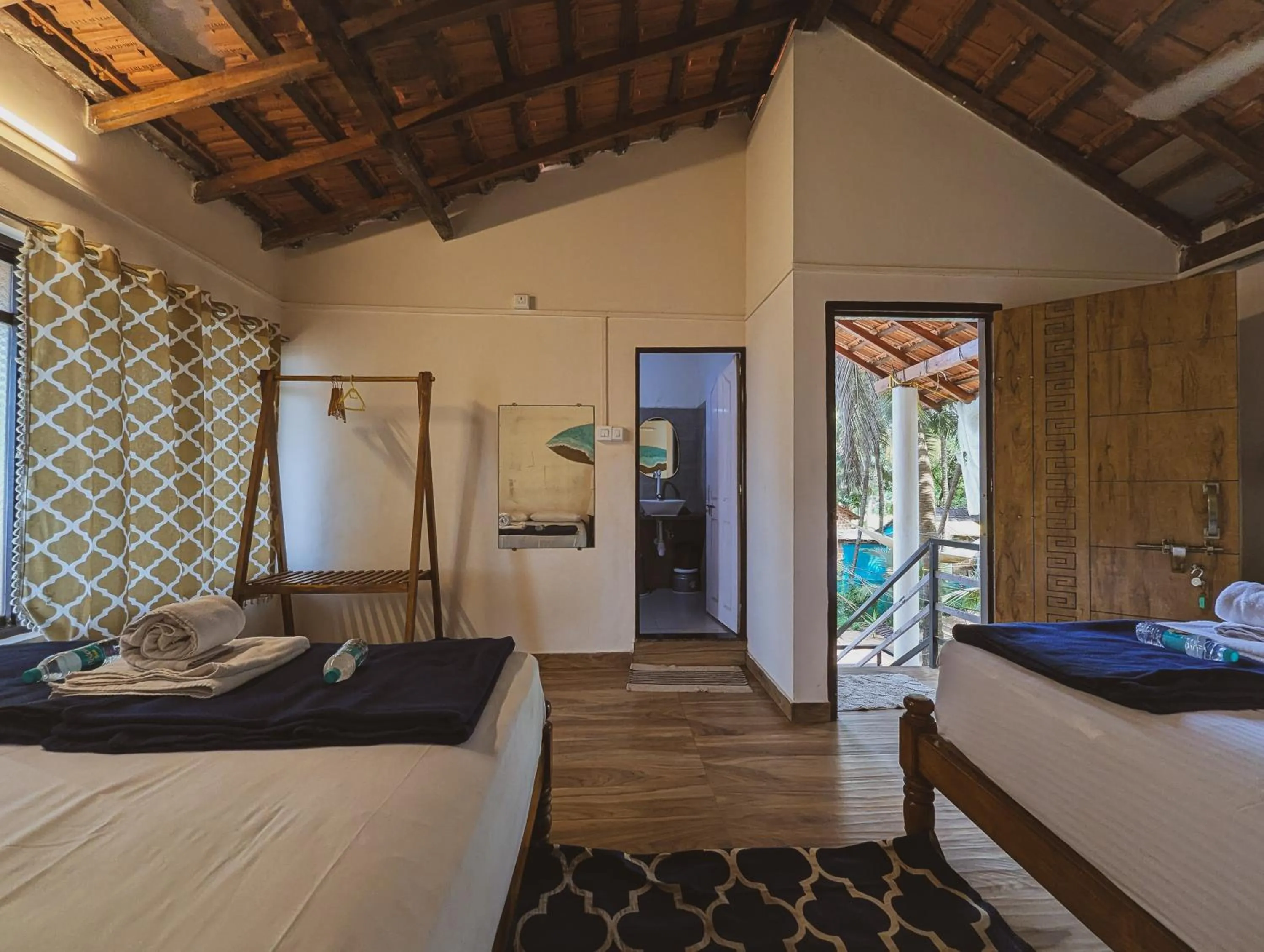 Bedroom, Bed in Sunset Cafe Beach Stay