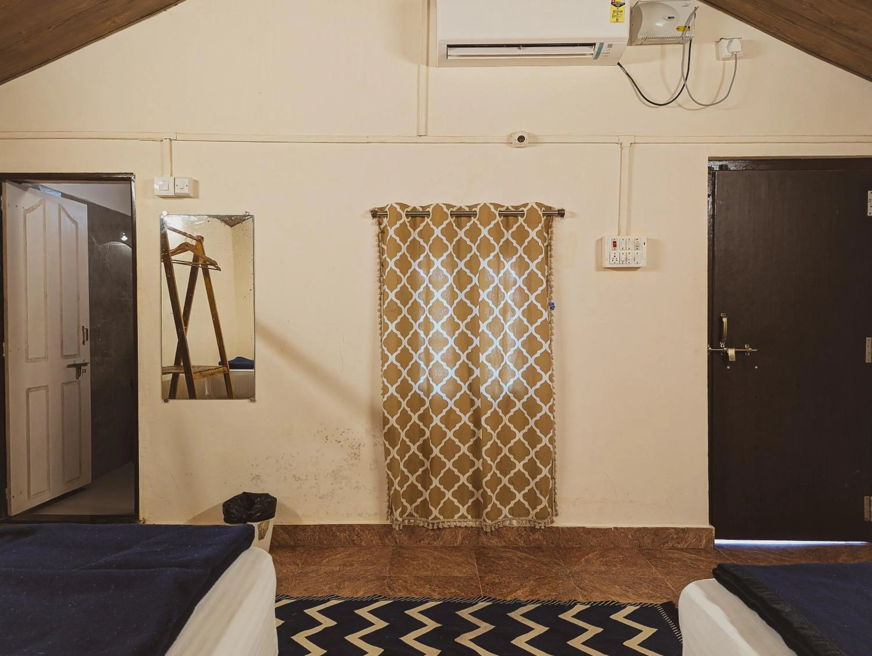 Bedroom, Bed in Sunset Cafe Beach Stay