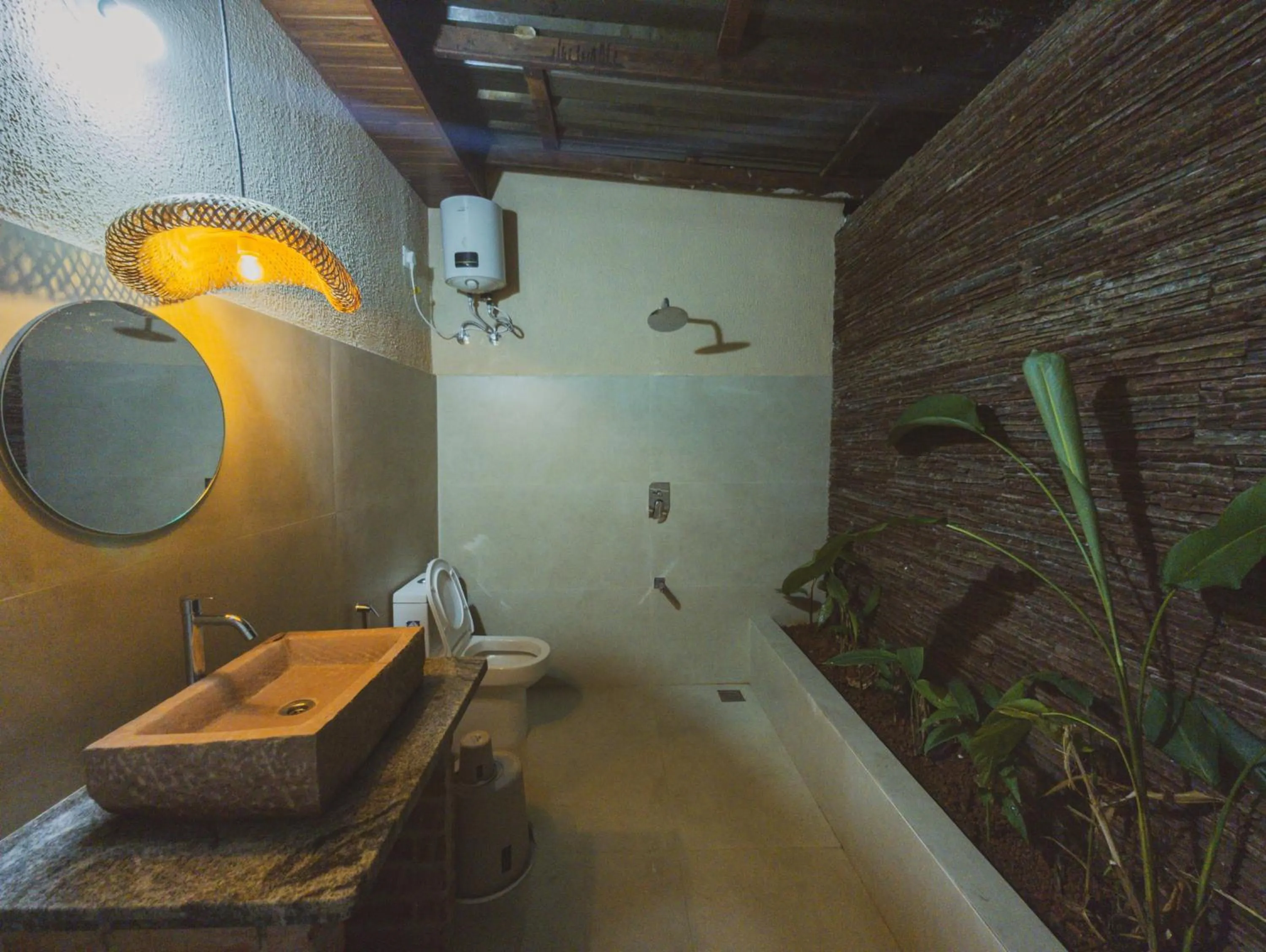 Shower in Sunset Cafe Beach Stay