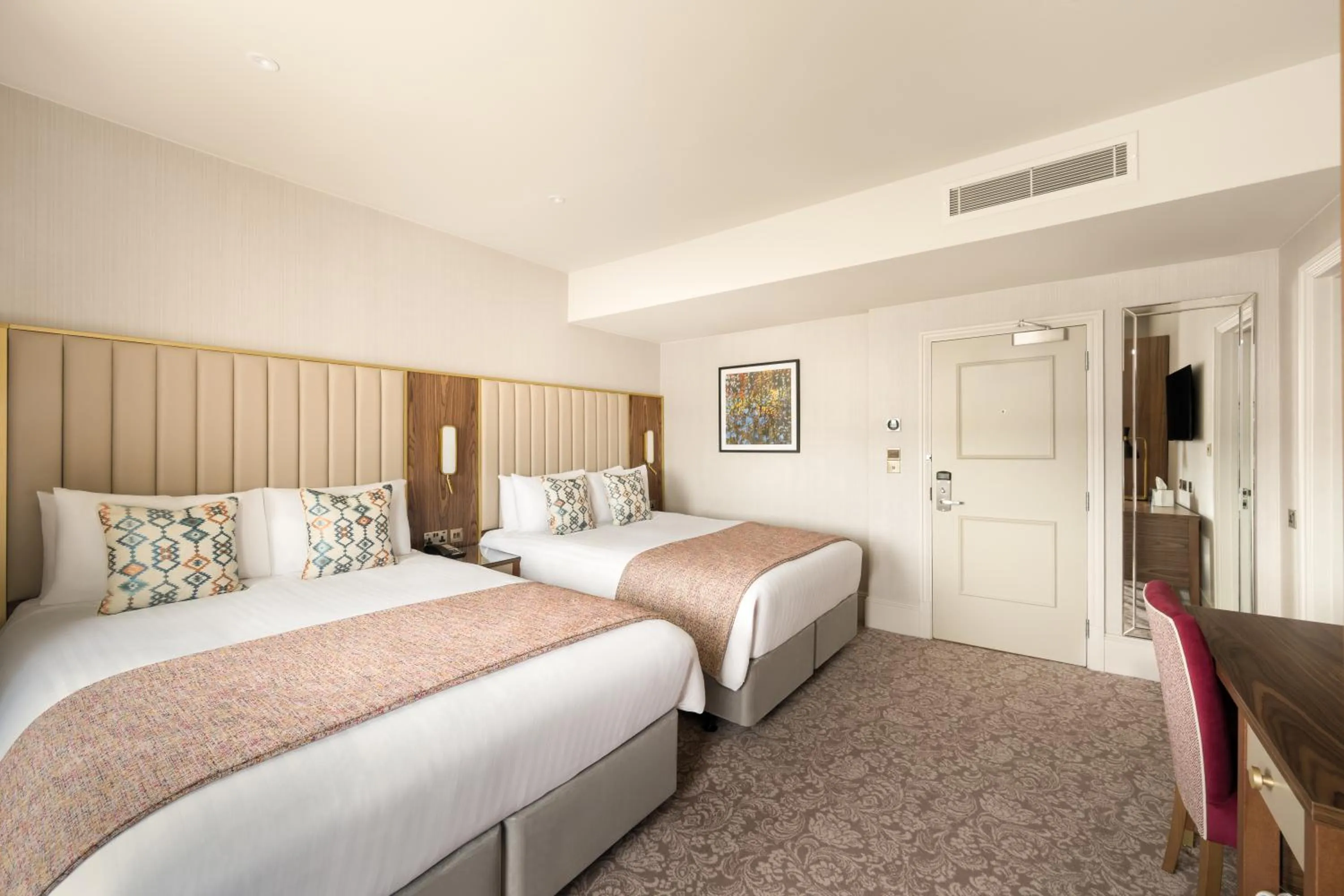 Shower, Bed in voco The Clifton Folkestone by IHG