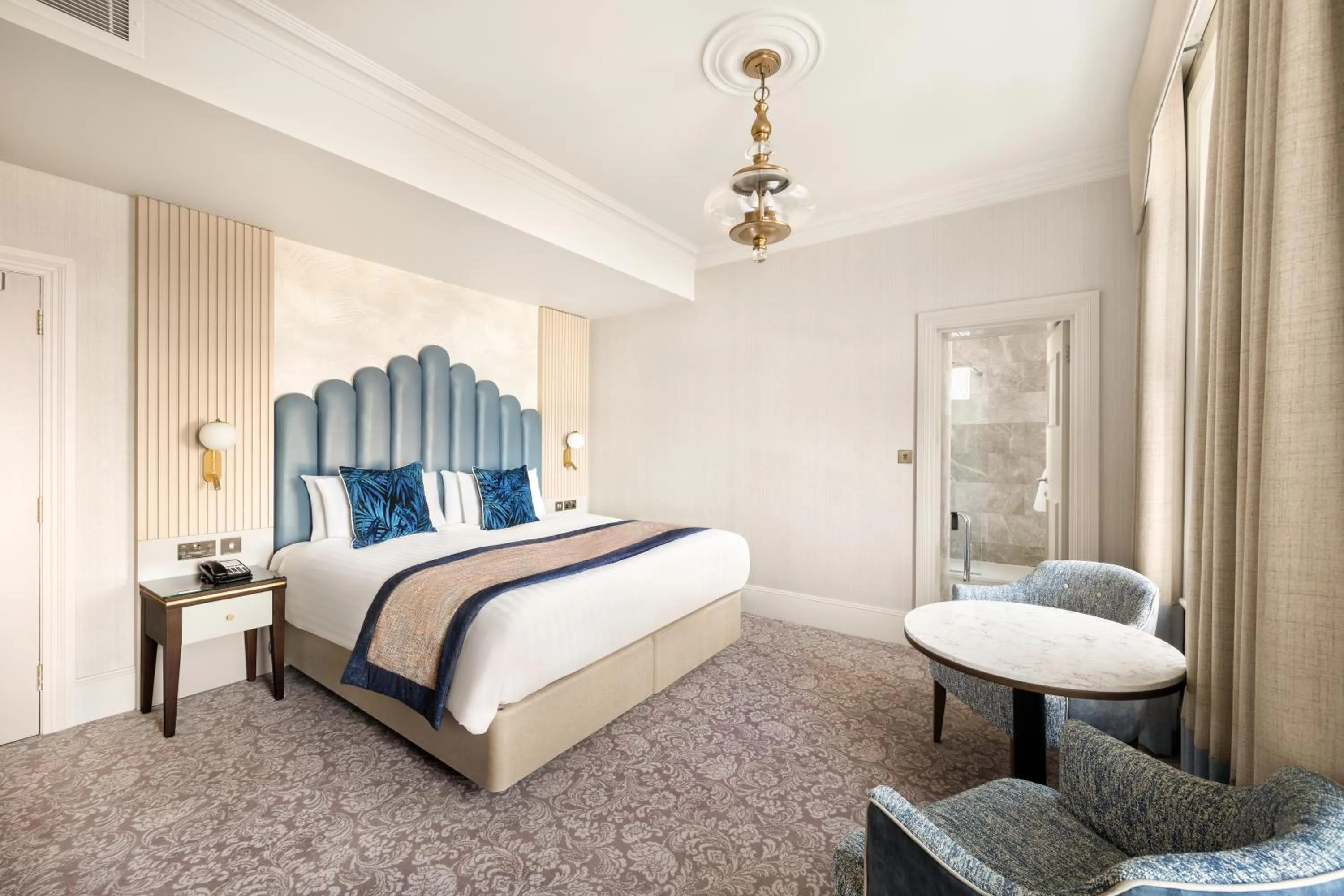 Shower, Bed in voco The Clifton Folkestone by IHG