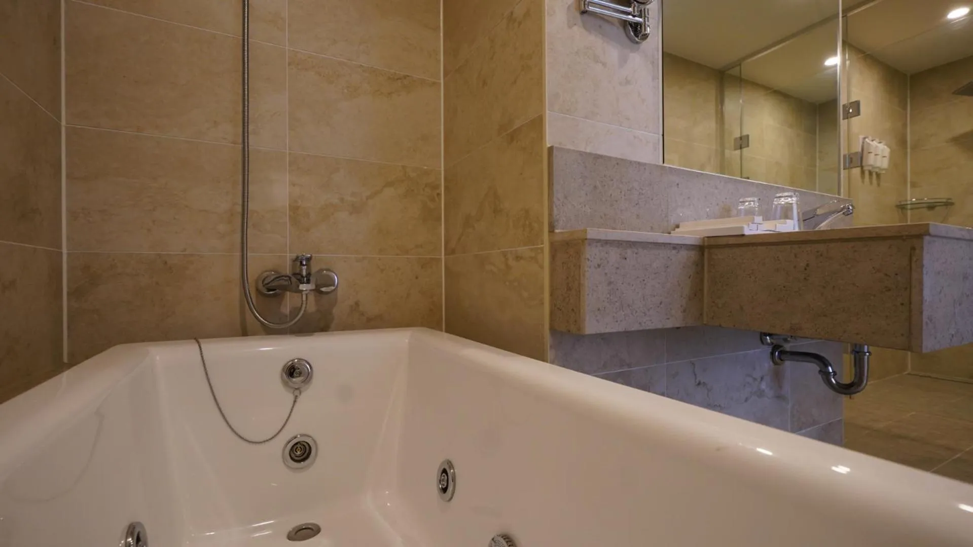 Bath in Gloucester Hotel Jeonju