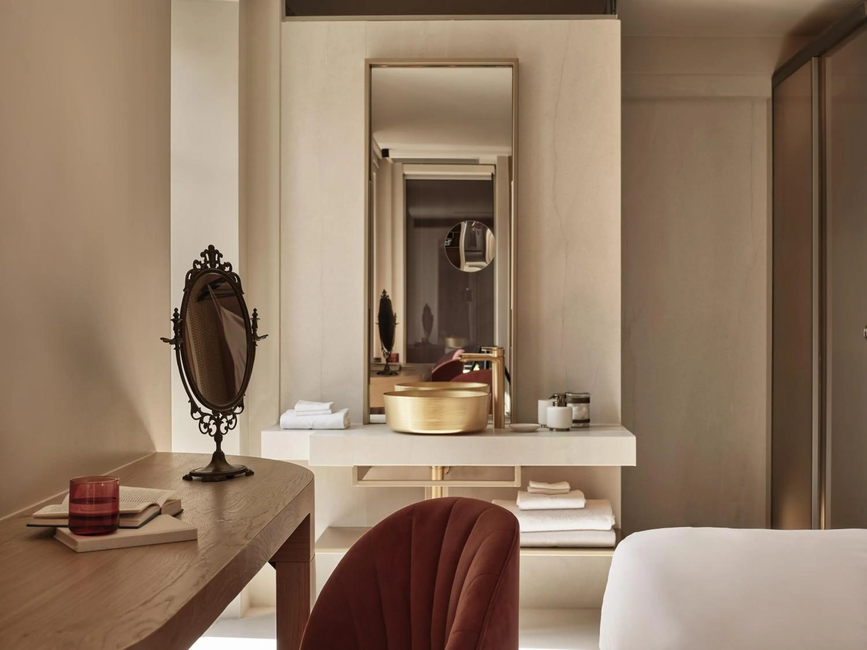 Seating area, Bed in Domus Blanc Boutique Hotel