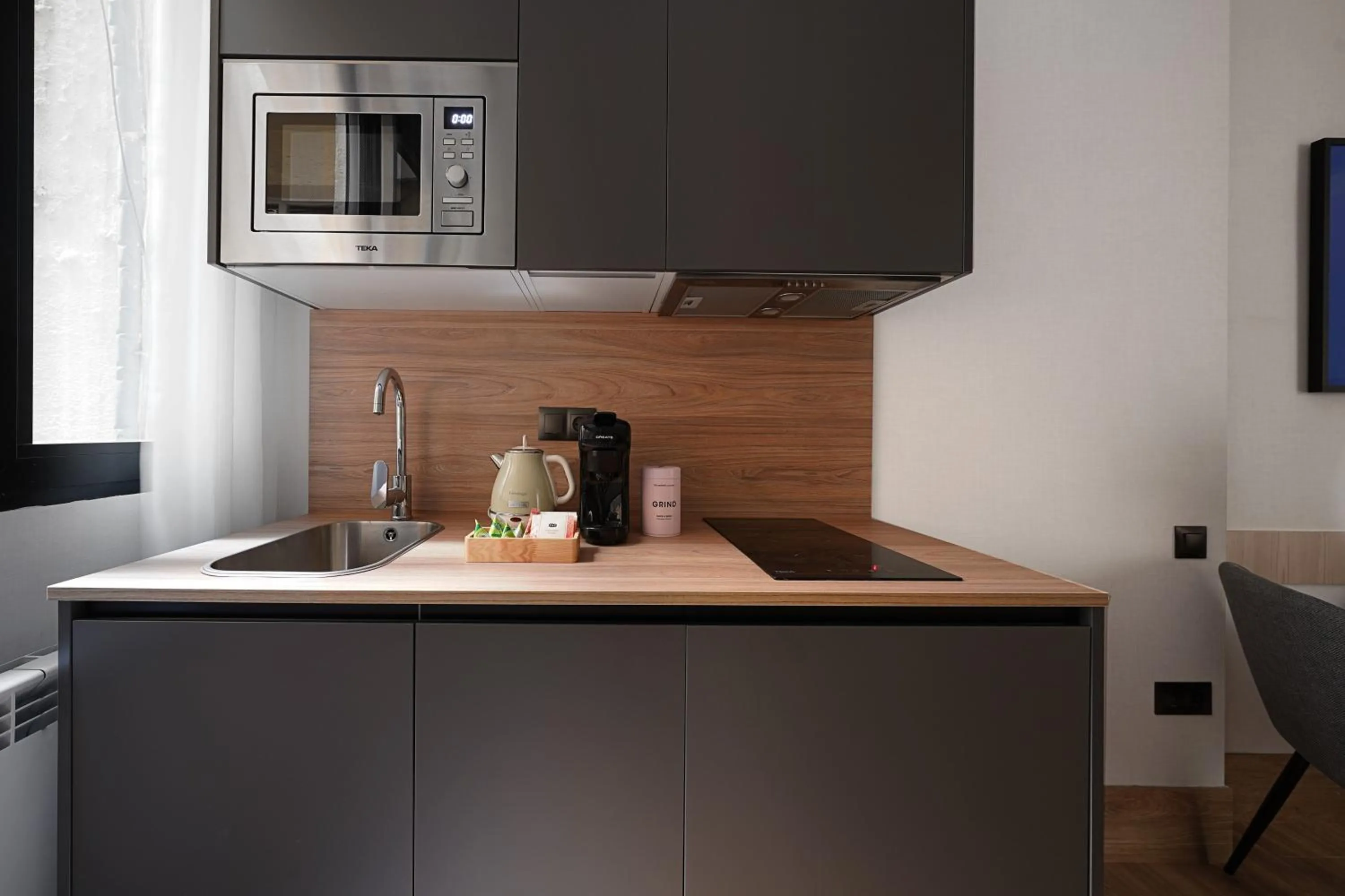 Coffee/tea facilities in Numa Madrid Goya