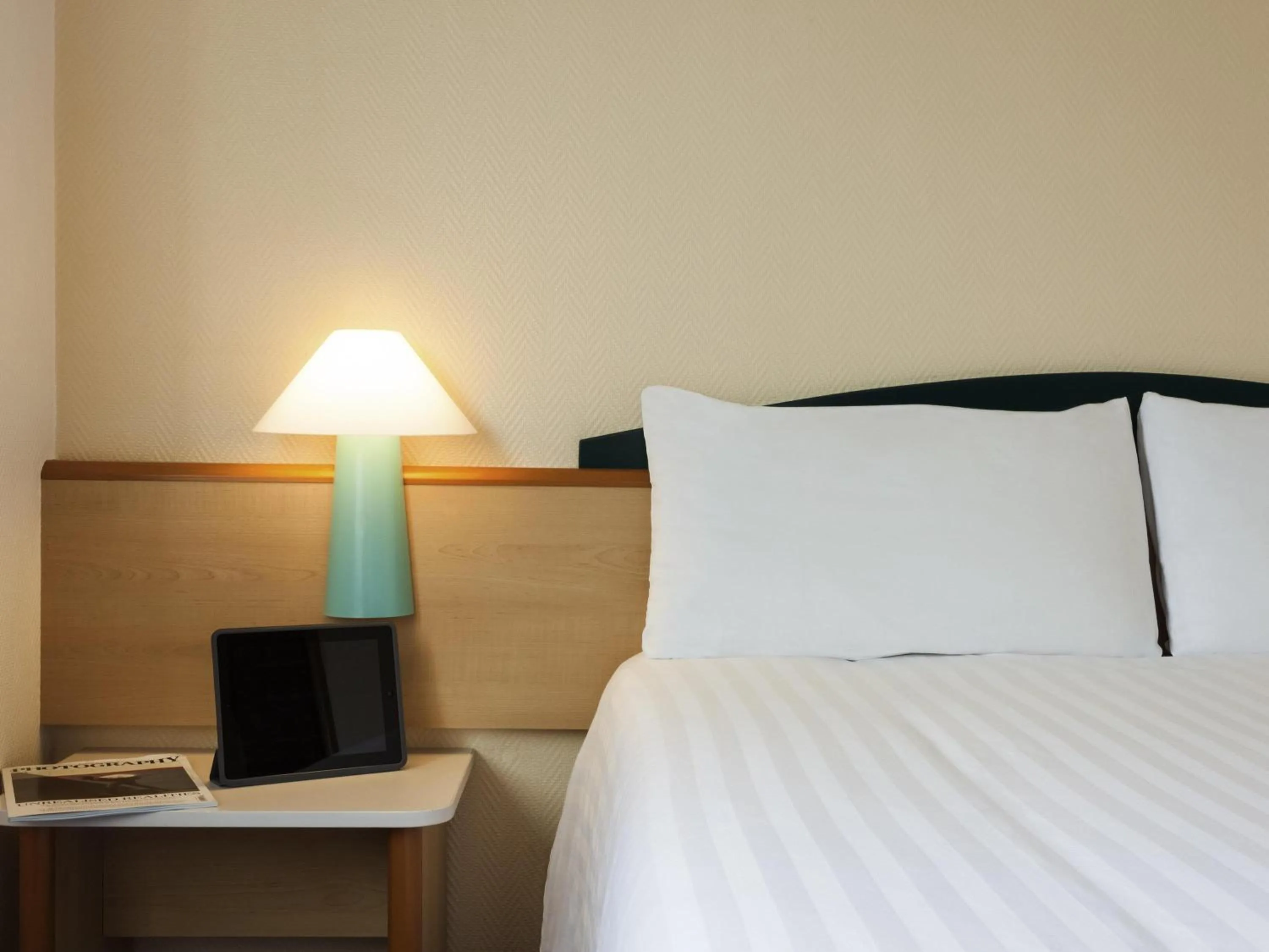 Bedroom, Bed in ibis London Earls Court