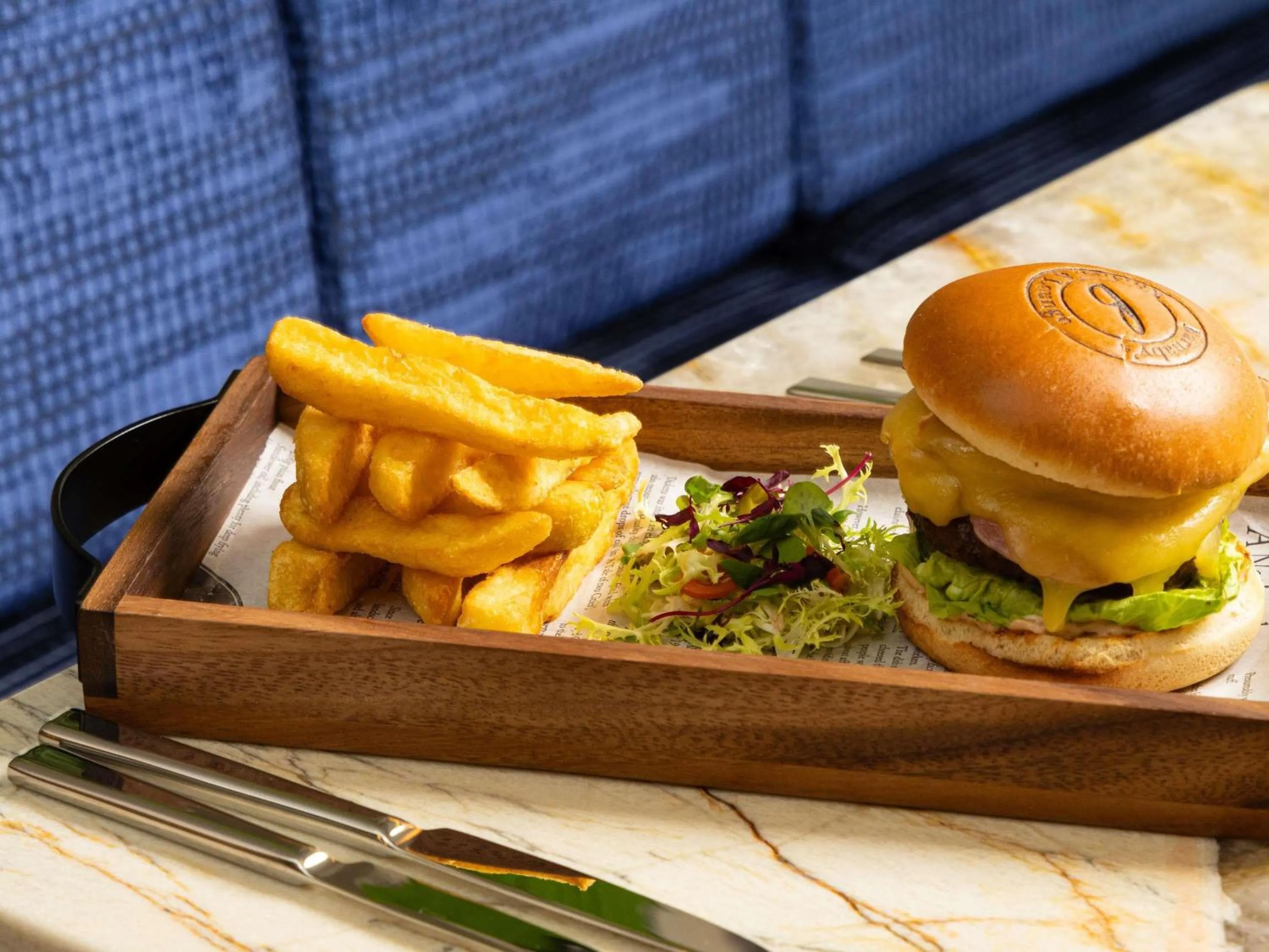 Restaurant/places to eat in ibis London Earls Court