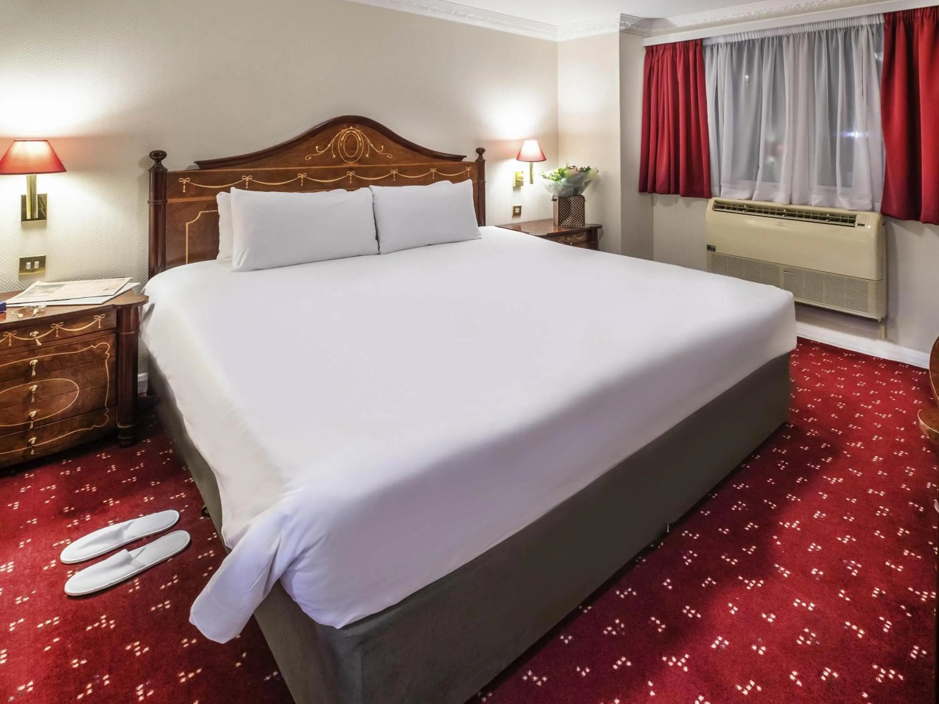 Bedroom, Bed in ibis London Earls Court