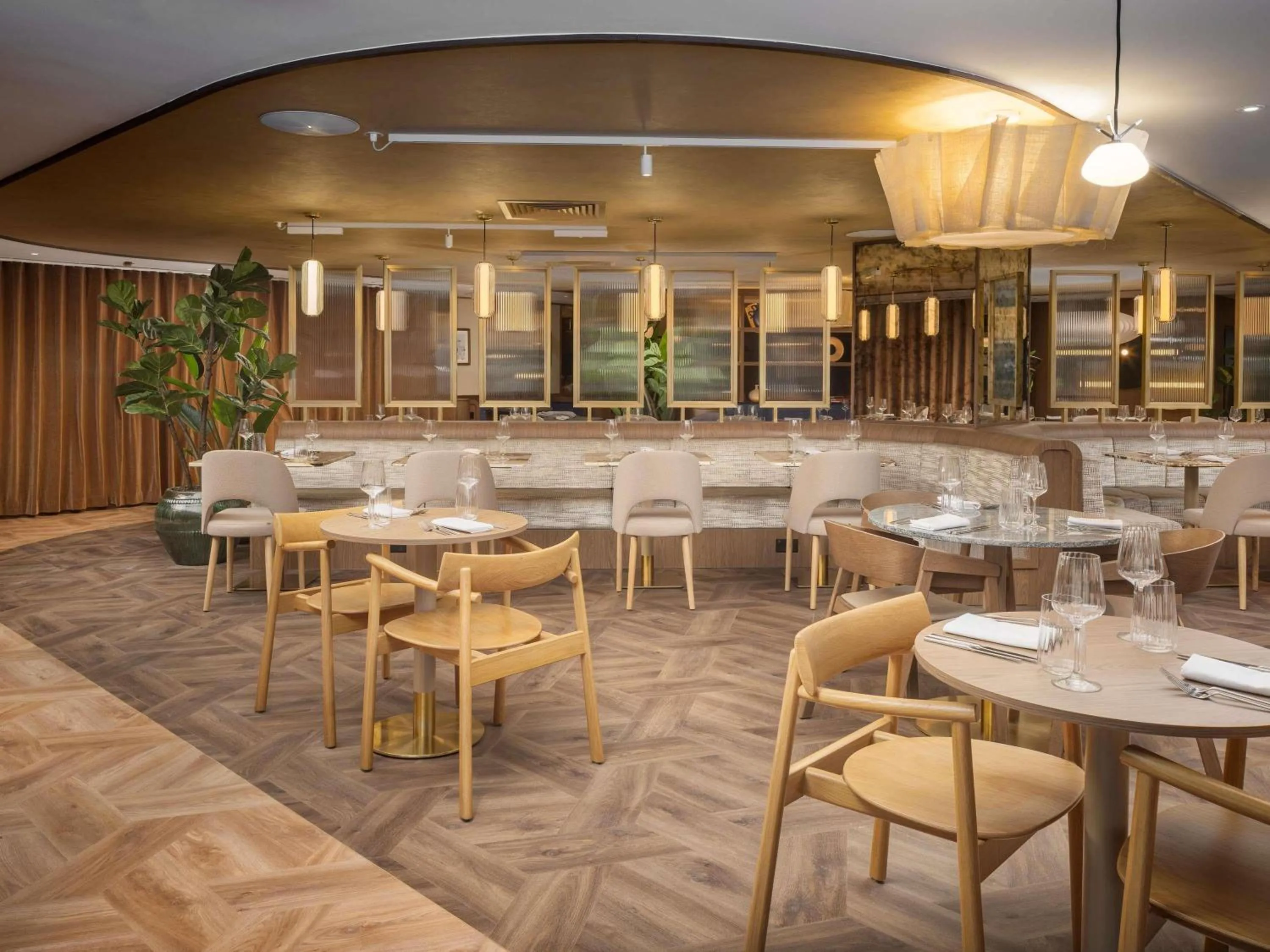 Restaurant/places to eat in ibis London Earls Court
