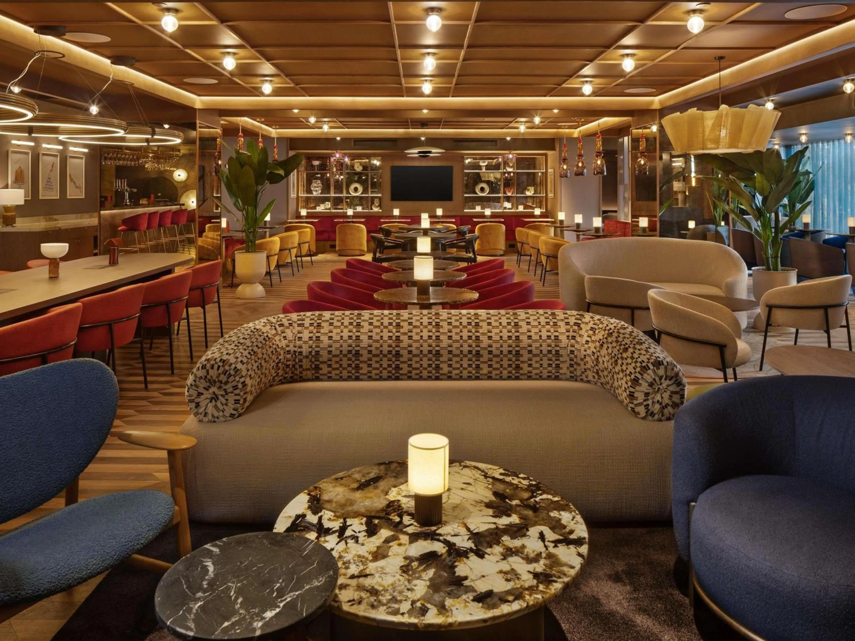 Lounge or bar in ibis London Earls Court