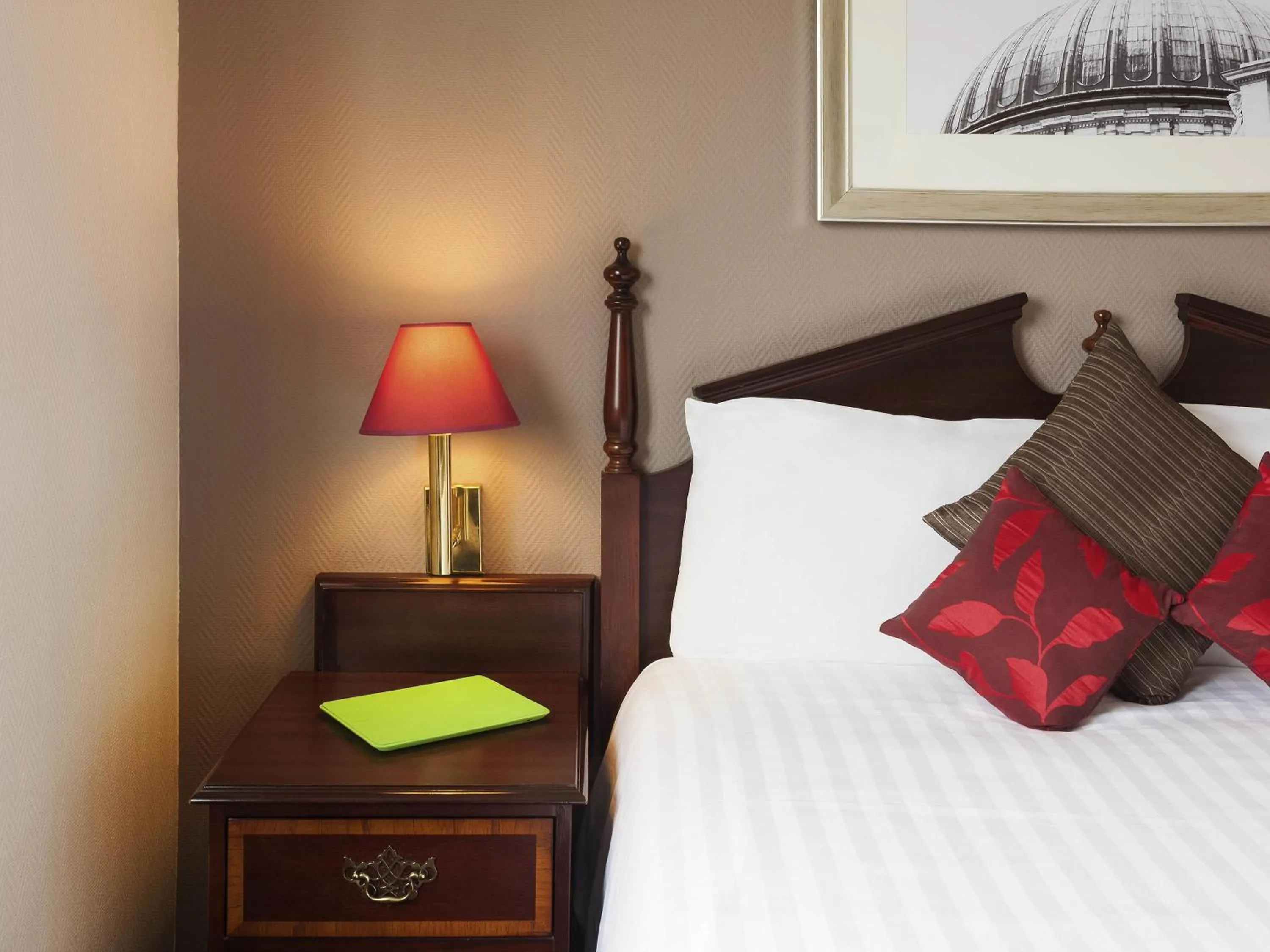 Bedroom, Bed in ibis London Earls Court