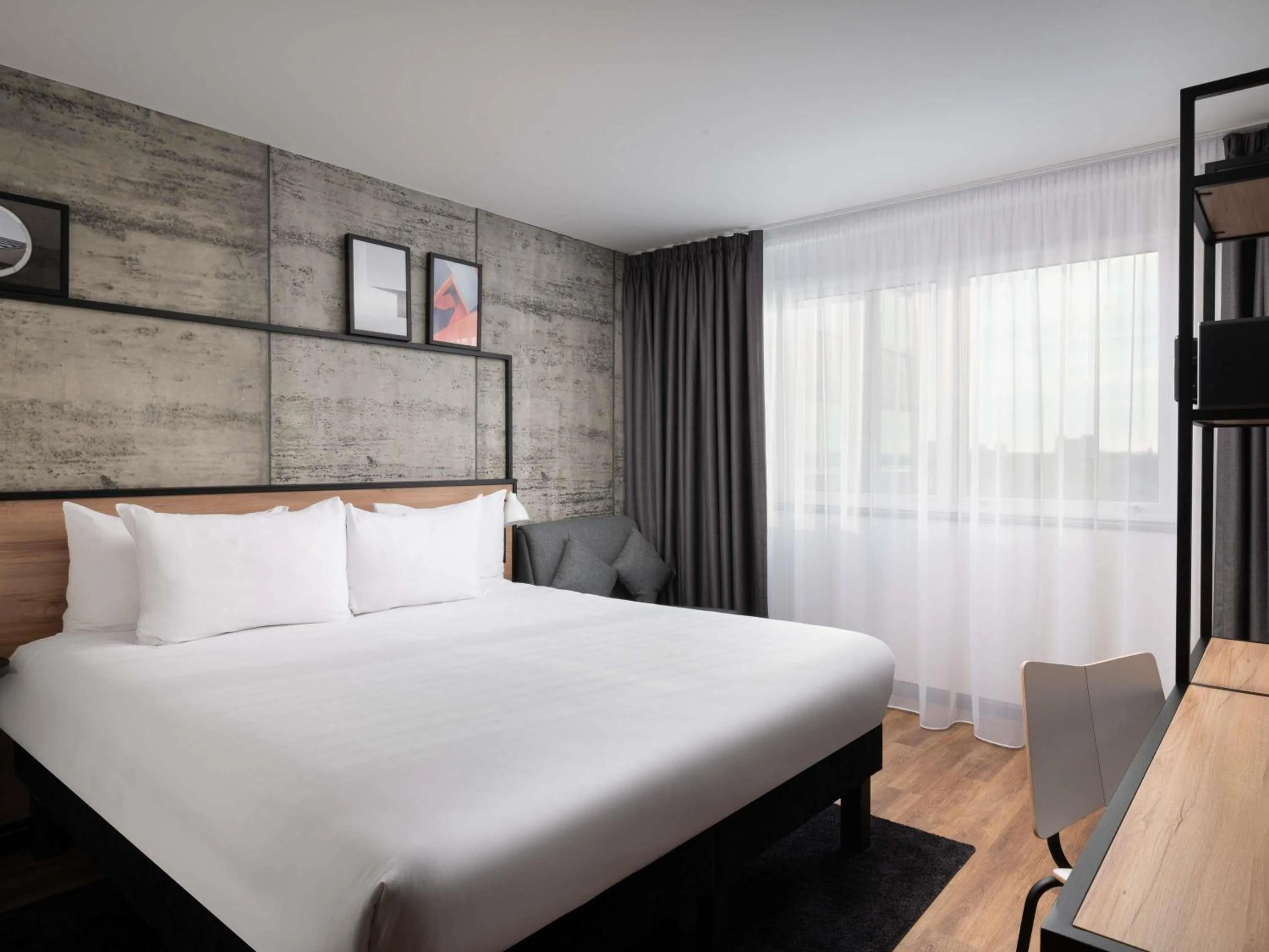 Bedroom, Bed in ibis London Earls Court