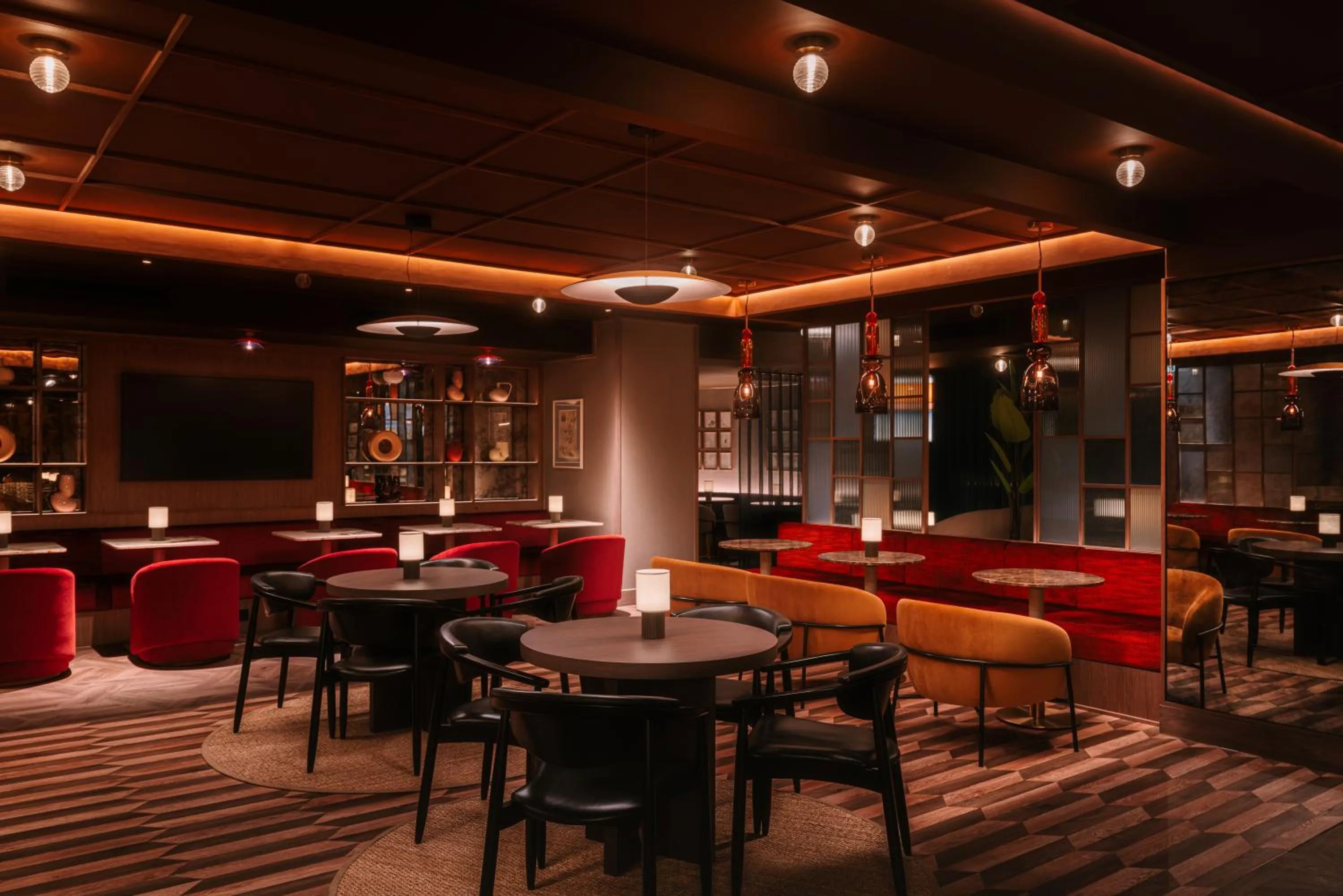 Restaurant/places to eat in ibis London Earls Court