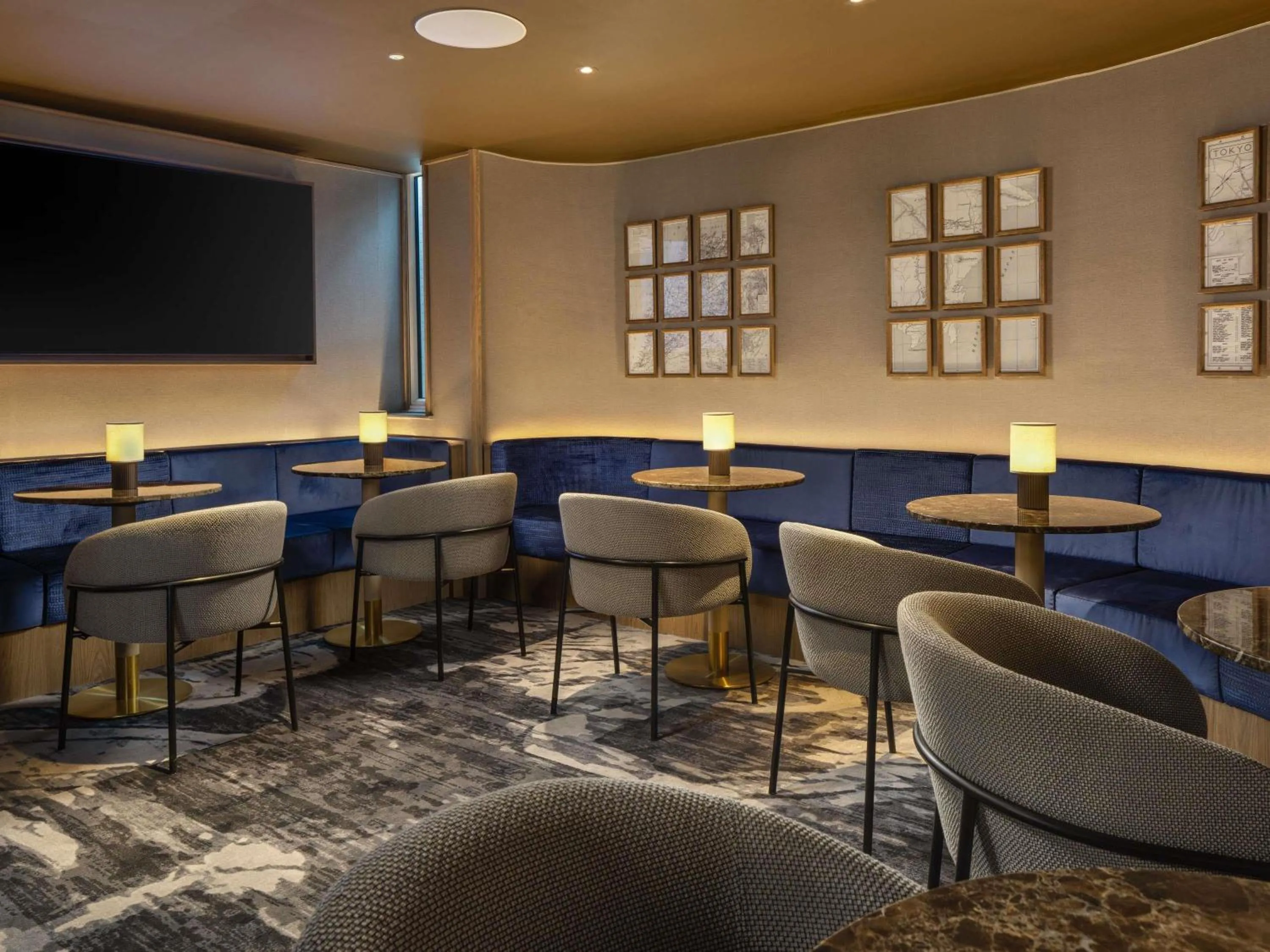 Lounge or bar in ibis London Earls Court