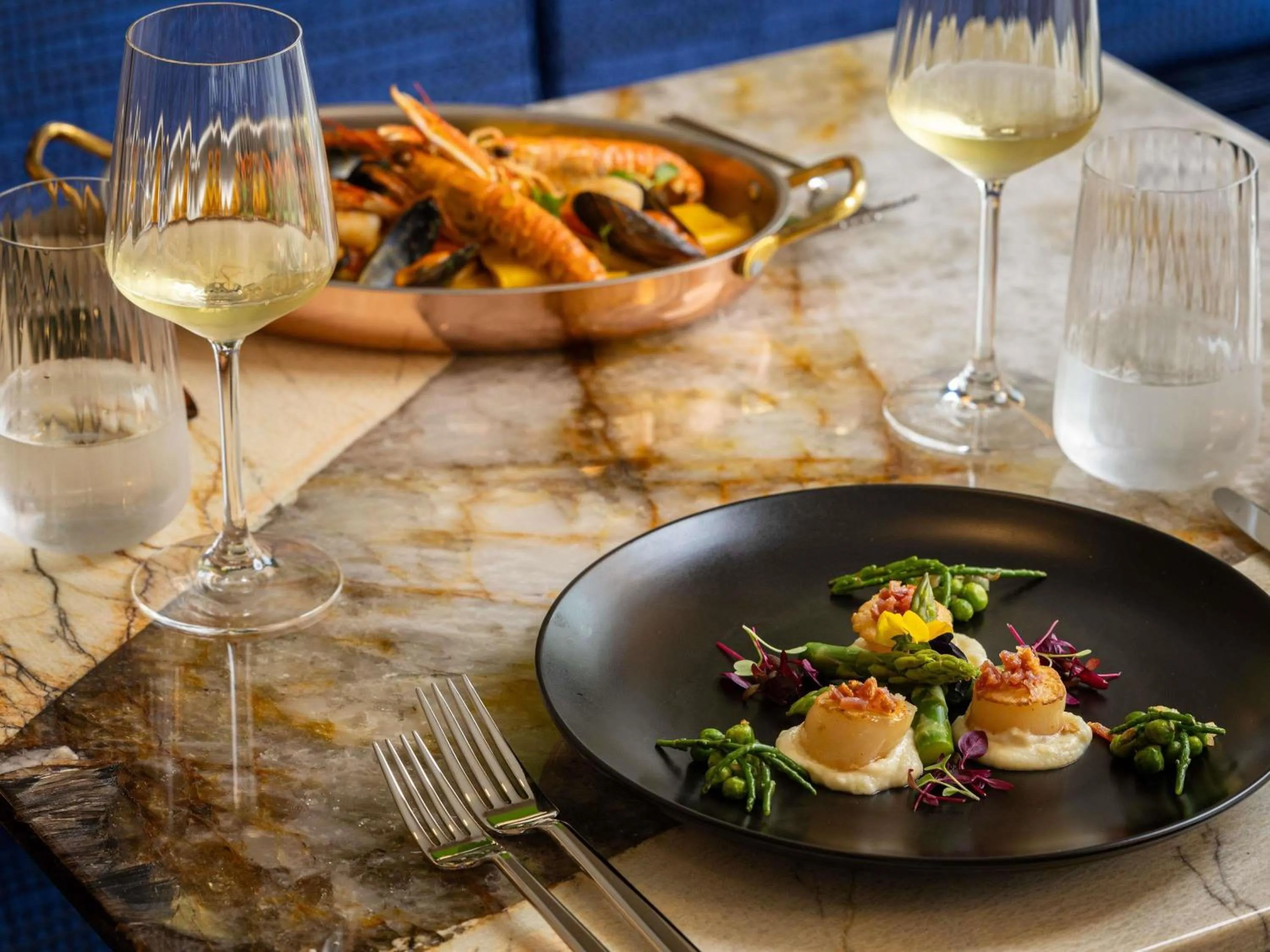 Restaurant/places to eat in ibis London Earls Court