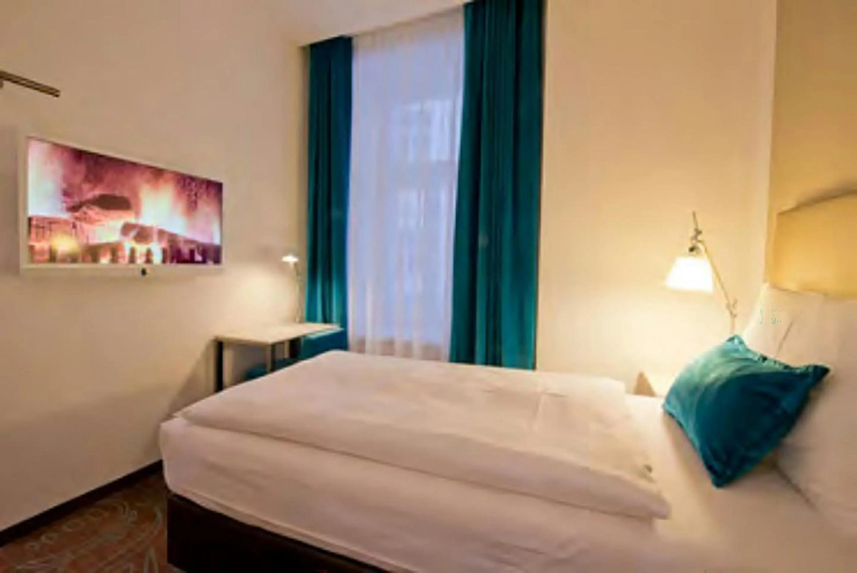 Photo of the whole room, Bed in The Cloud One Wien-Staatsoper