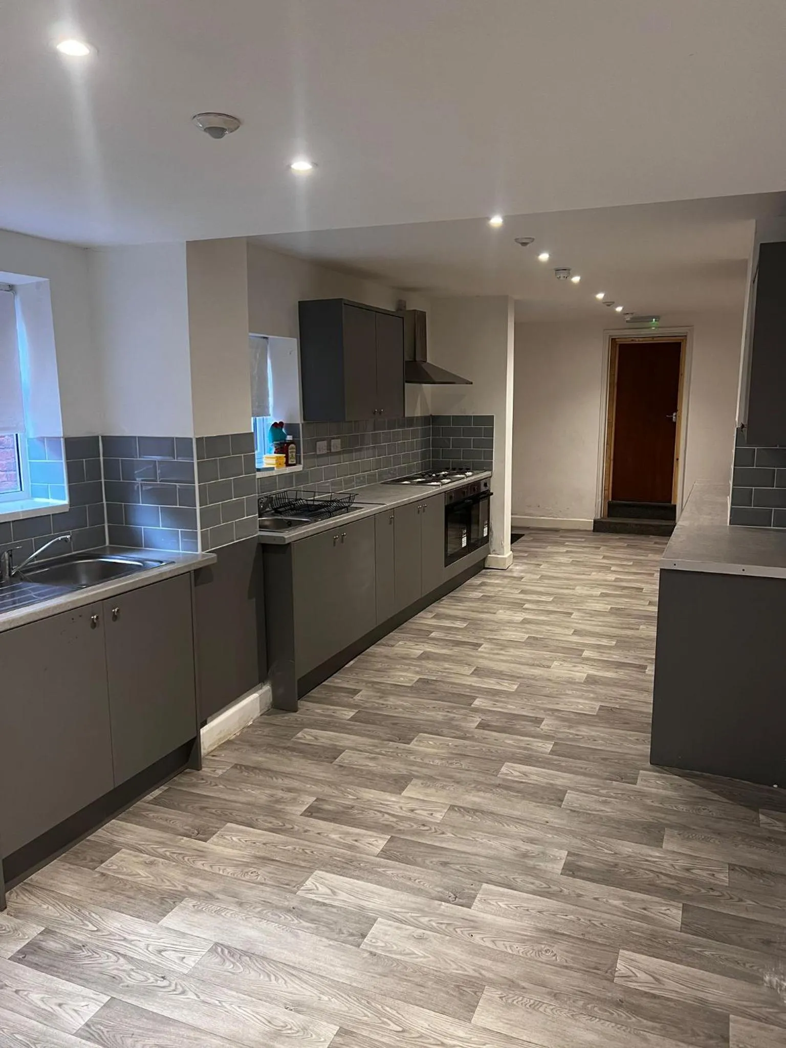 Kitchen or kitchenette in Labyrinth By Habitat101