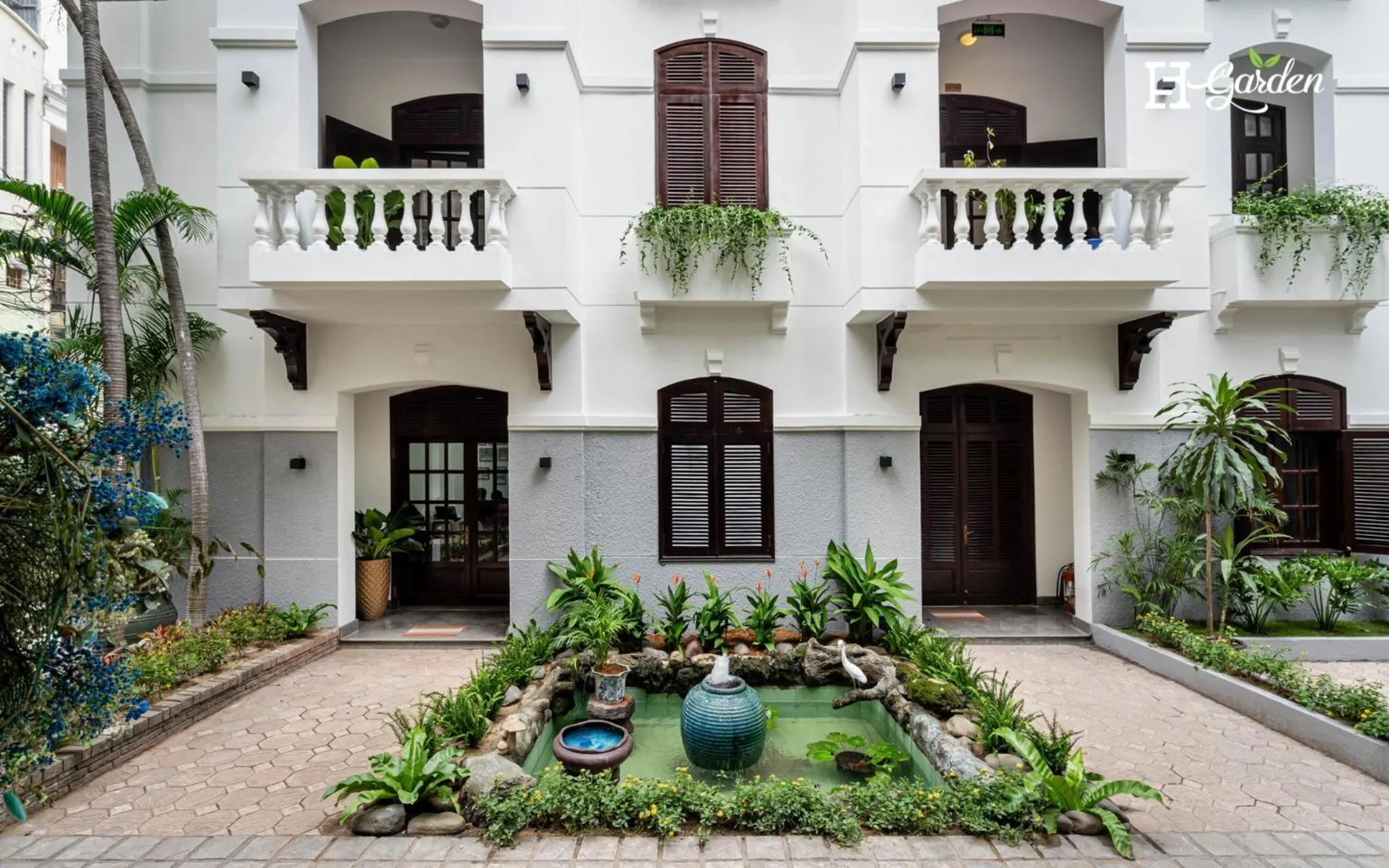 Property building in 5H Garden