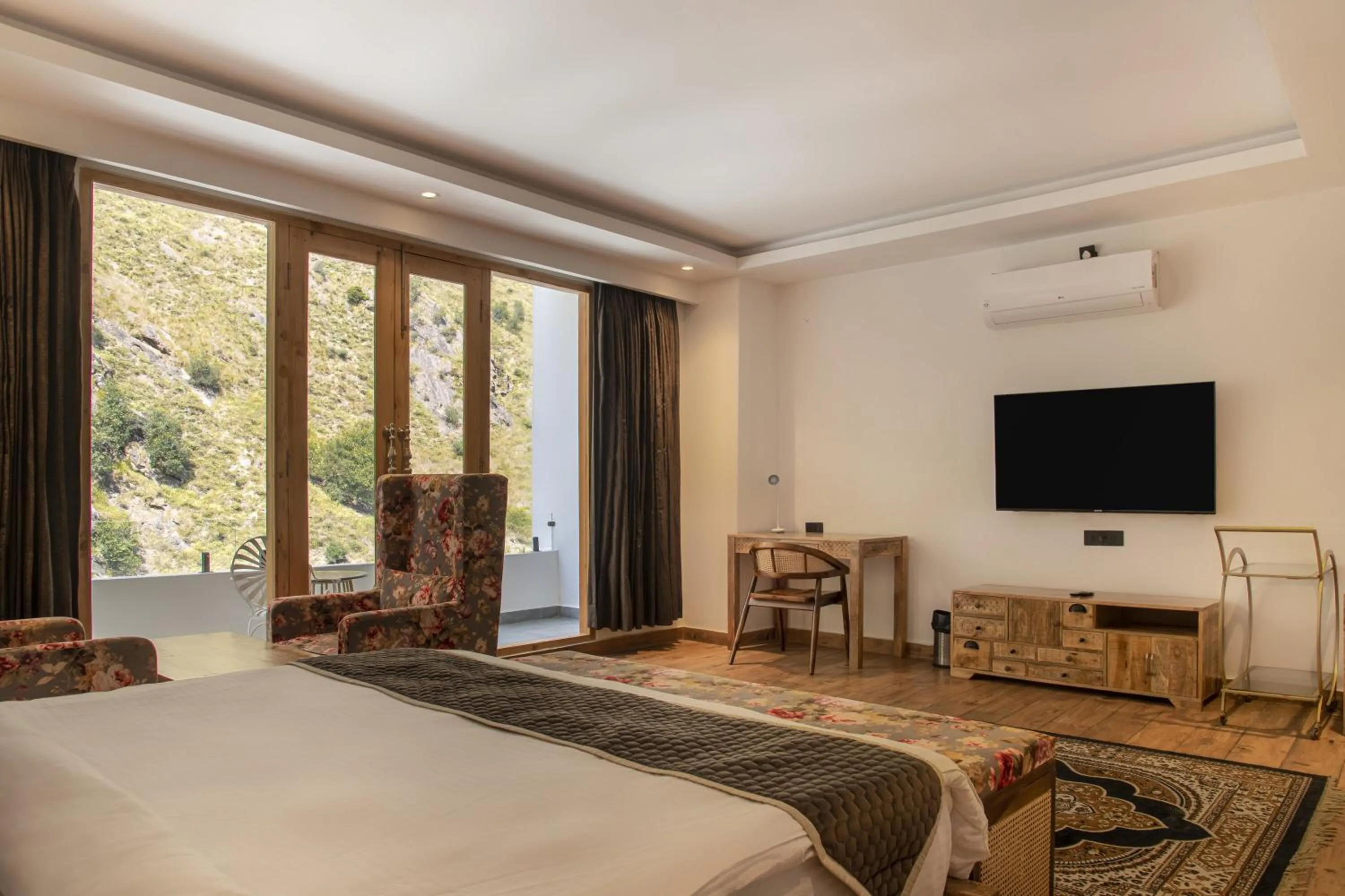 Bed in Echor Palm Bliss Riverside Resort & Spa Kasol