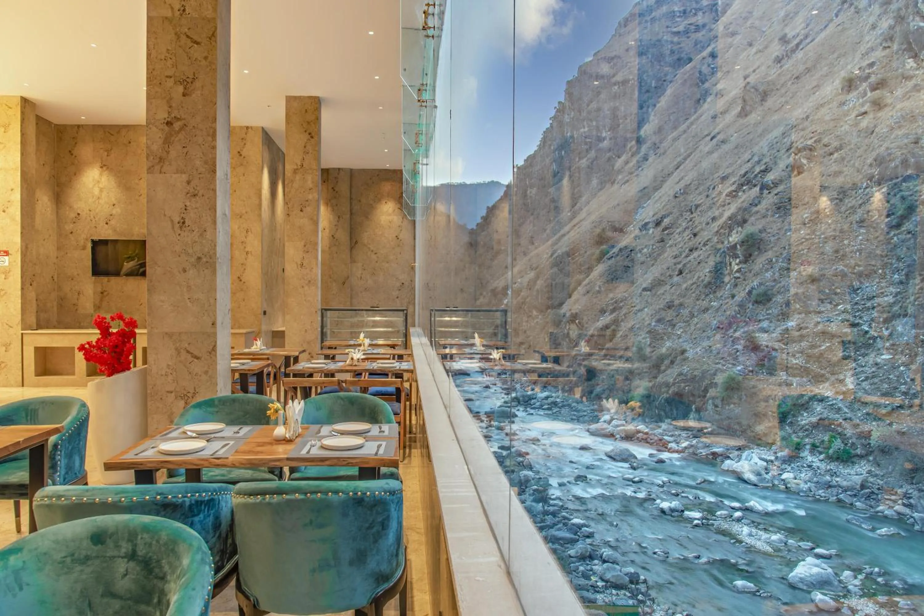 Restaurant/places to eat in Echor Palm Bliss Riverside Resort & Spa Kasol