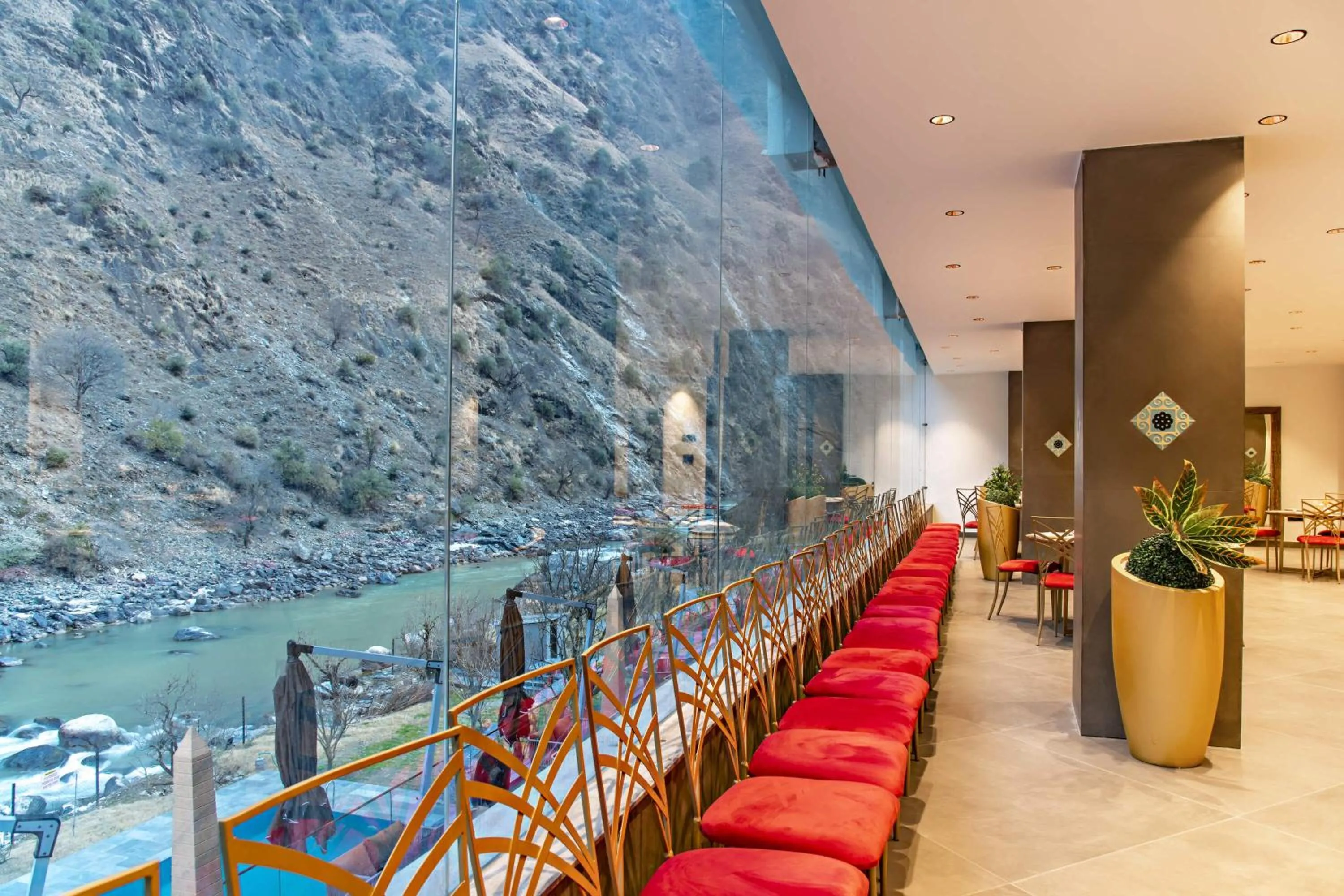 Restaurant/places to eat in Echor Palm Bliss Riverside Resort & Spa Kasol