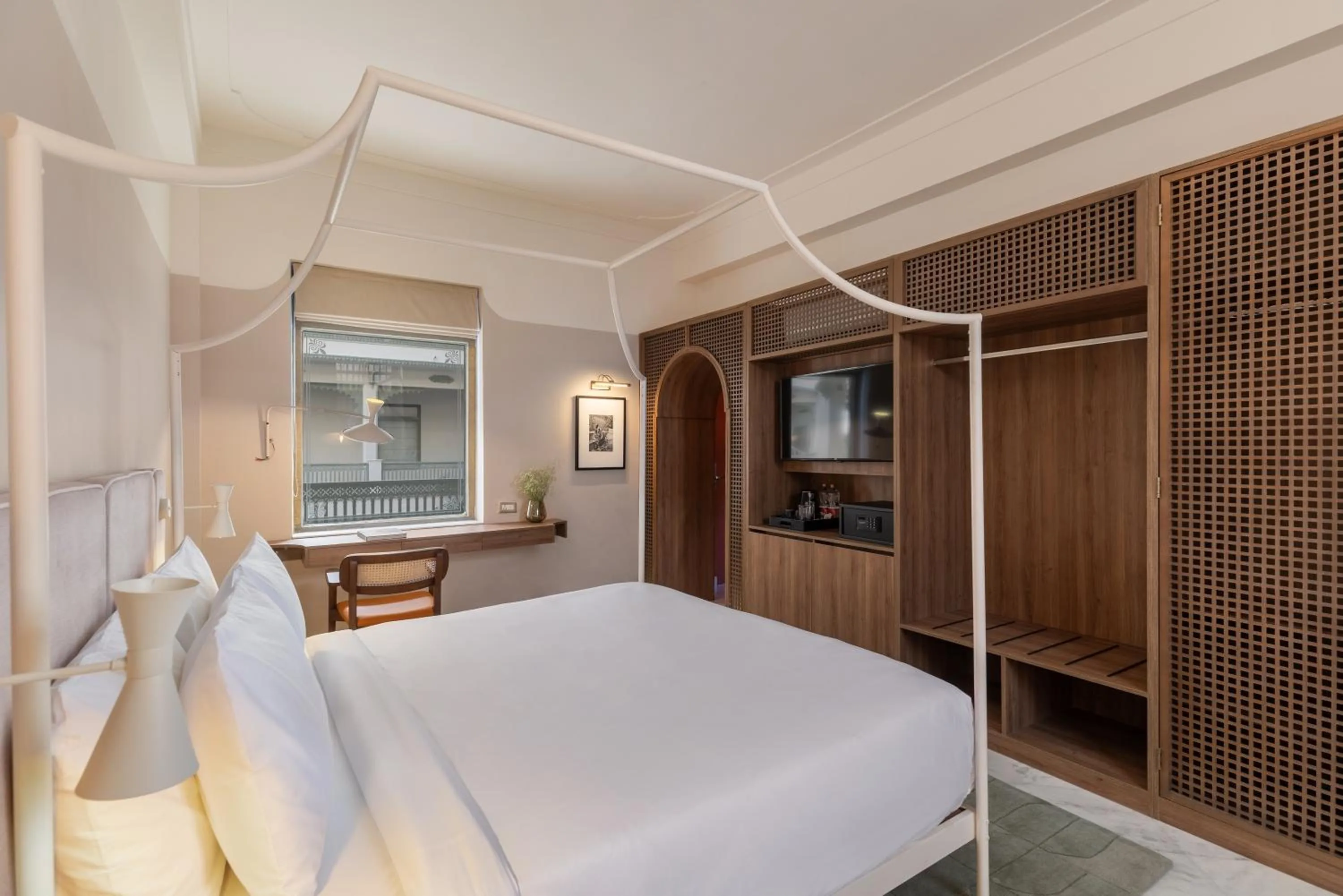 Bedroom, Bed in Manuscript - Jhilwara Haveli