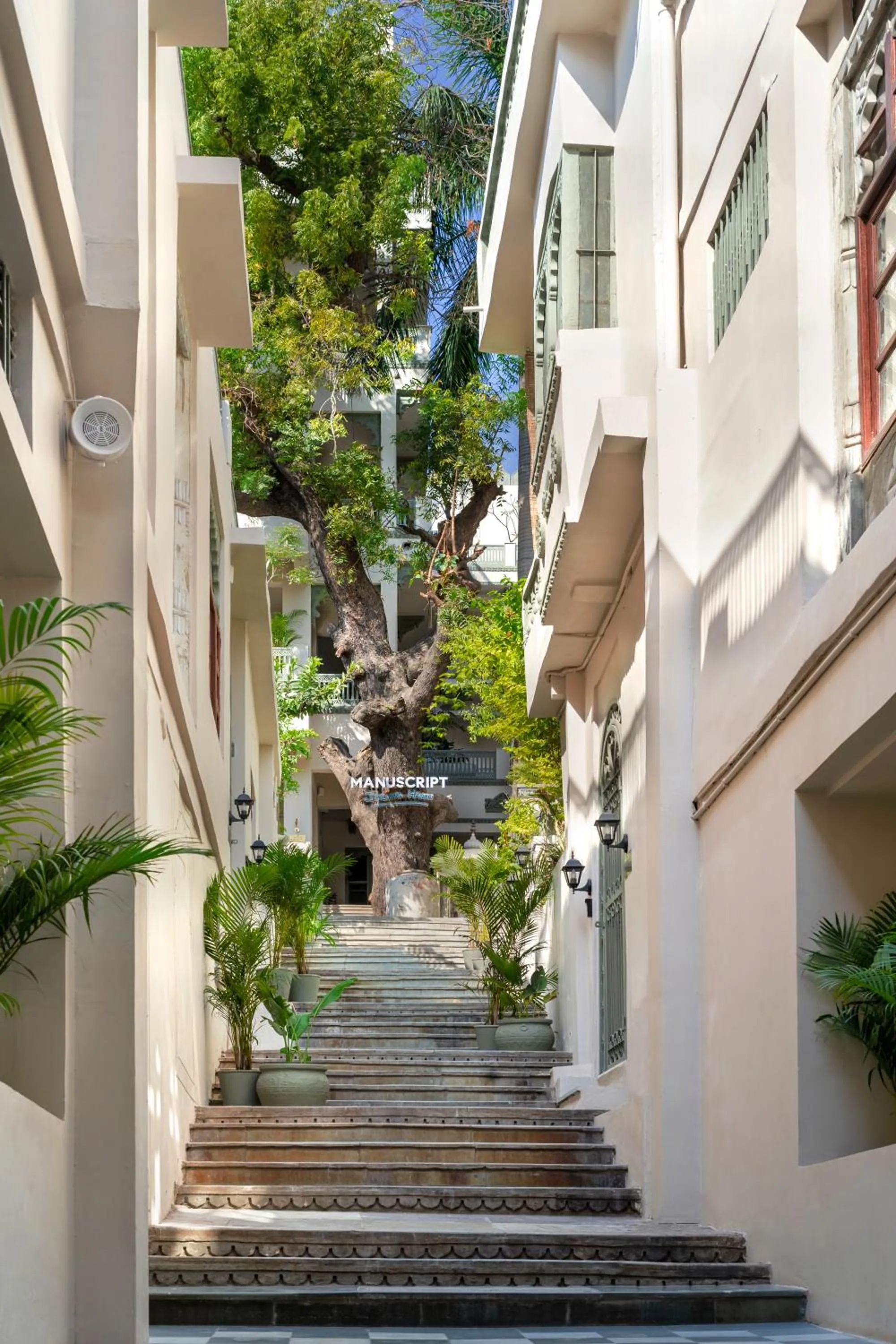 Facade/entrance in Manuscript - Jhilwara Haveli