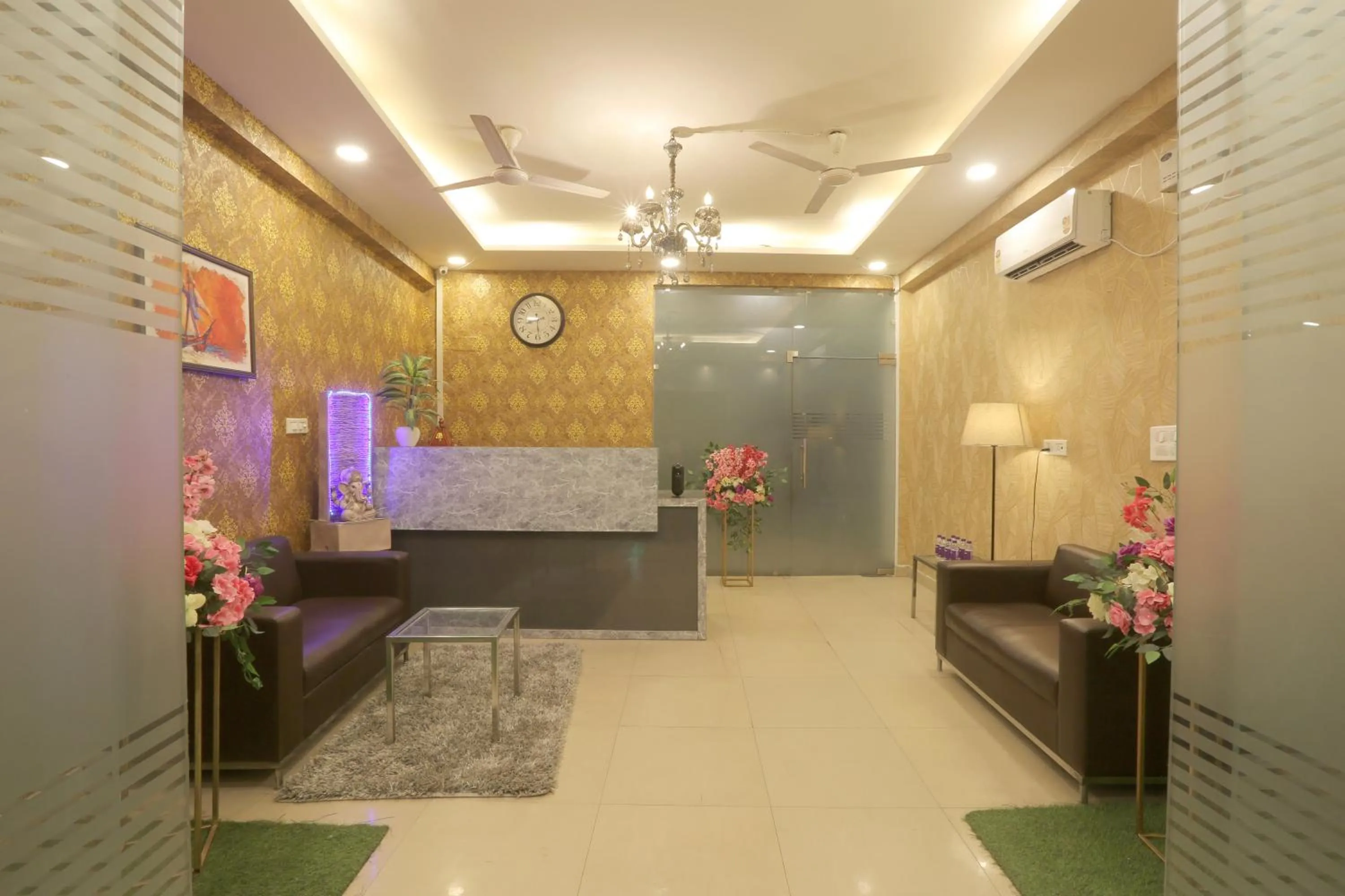 Lobby or reception in Hotel Lemon Suites & Banquet By Aura